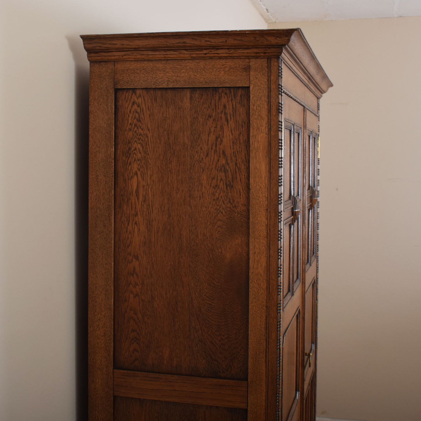 Oak Barley Twist Hallrobe