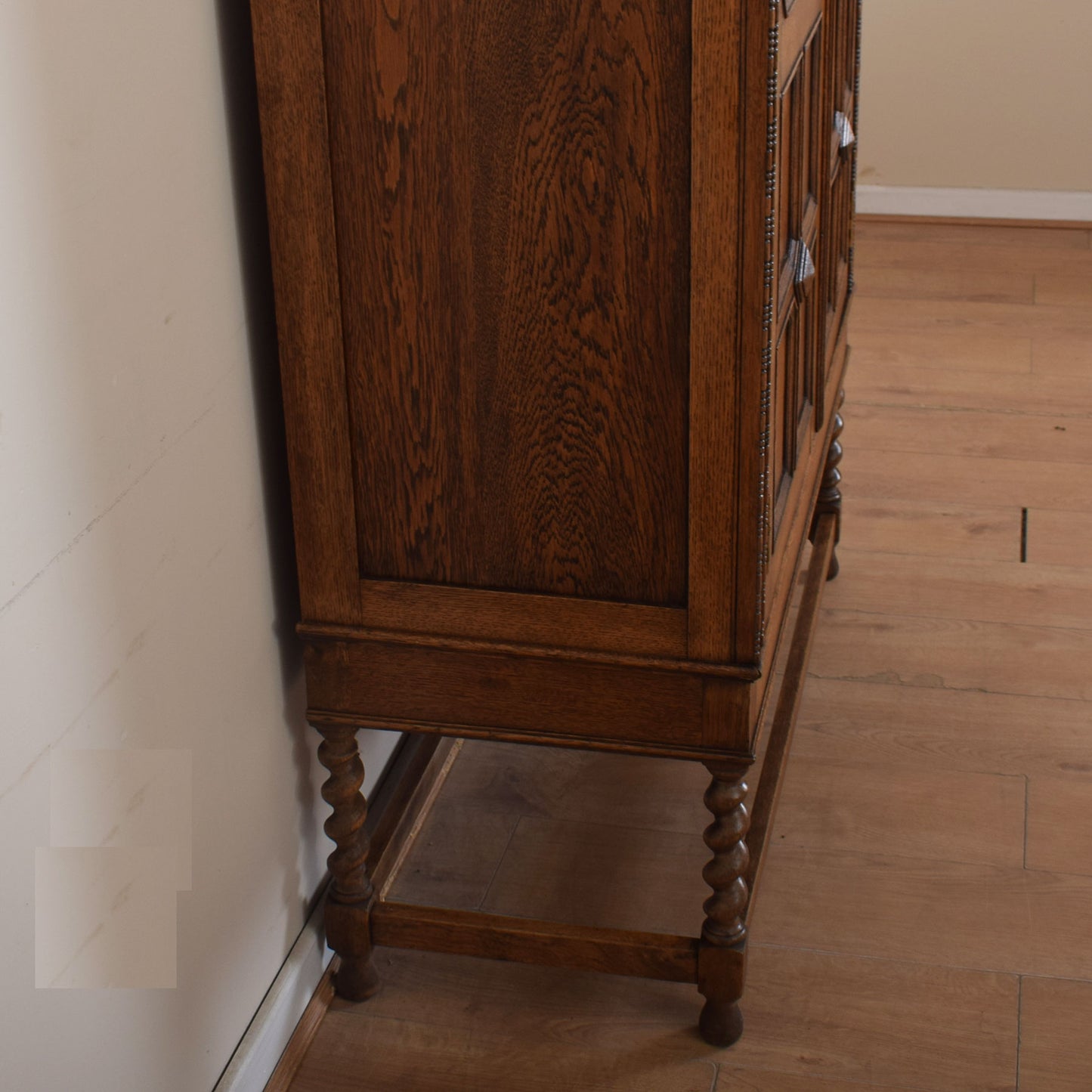 Oak Barley Twist Hallrobe