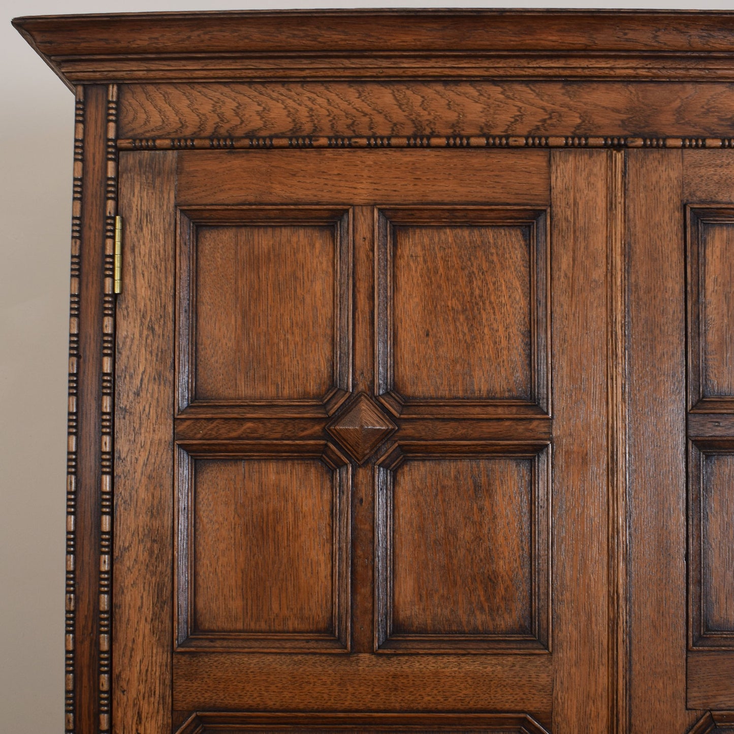 Oak Barley Twist Hallrobe