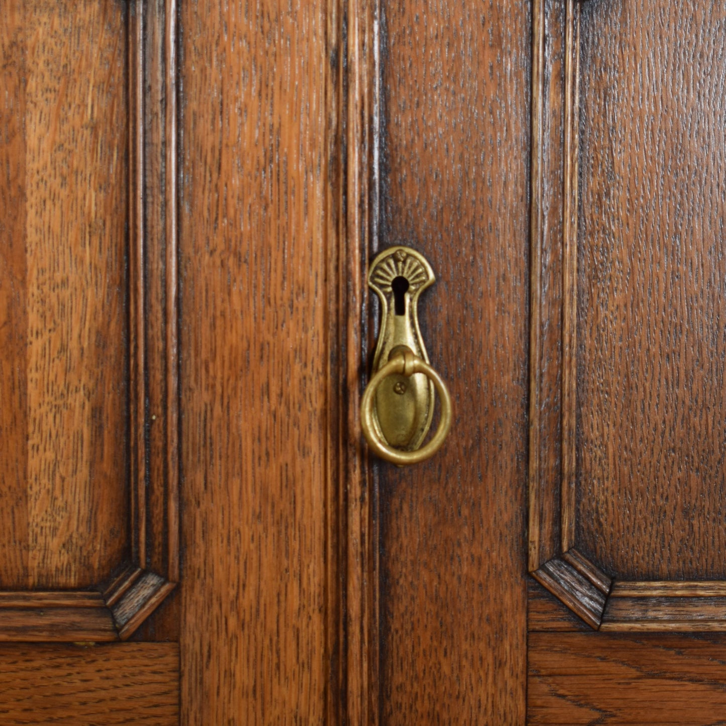 Oak Barley Twist Hallrobe