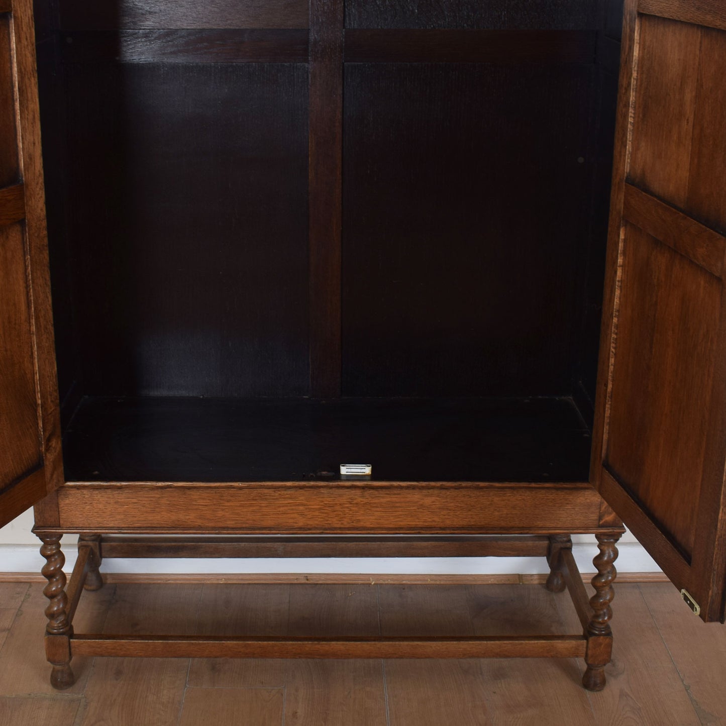 Oak Barley Twist Hallrobe