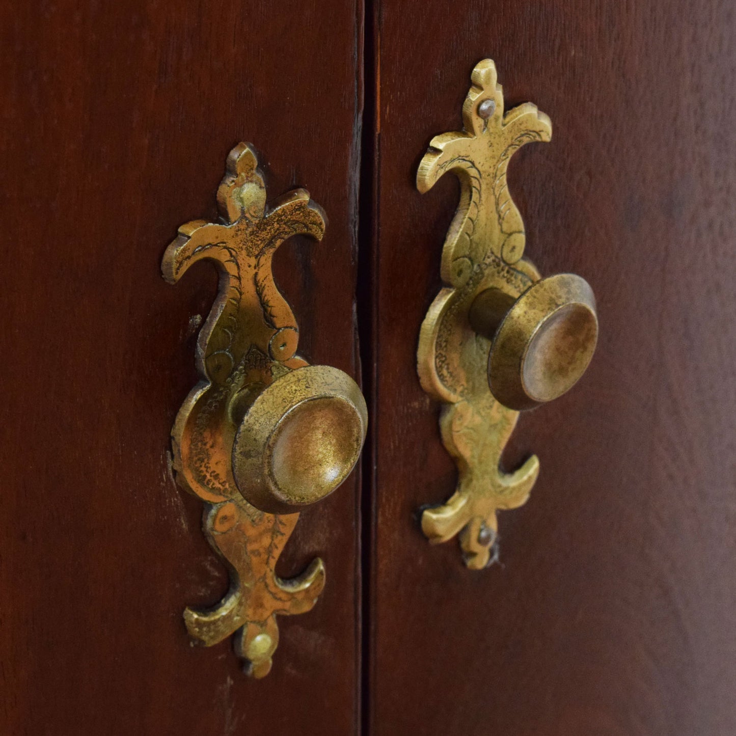 Hanging Mahogany Corner Unit