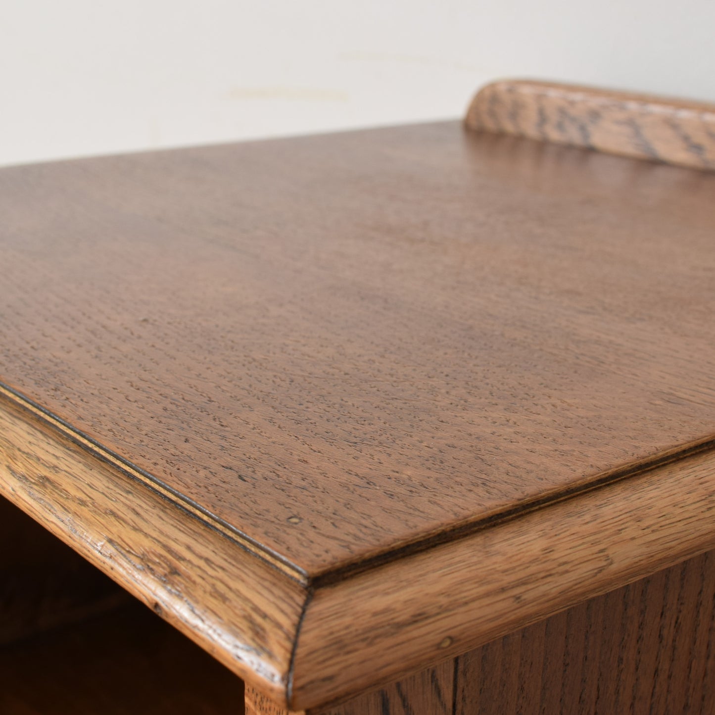 Oak Bedside