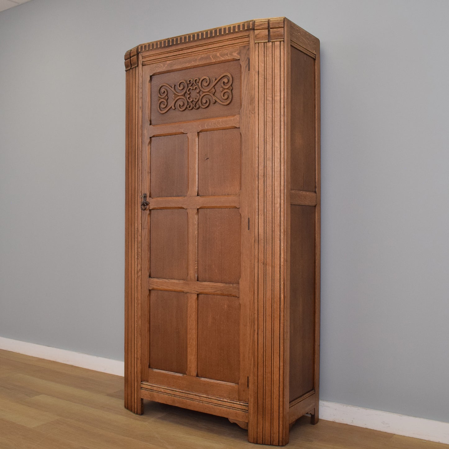 Oak Veneer Hallrobe