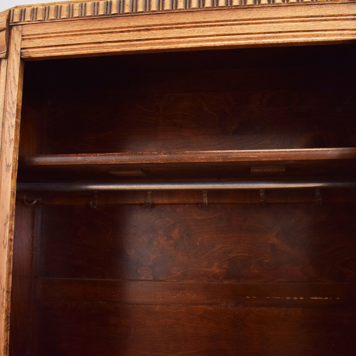Oak Veneer Hallrobe