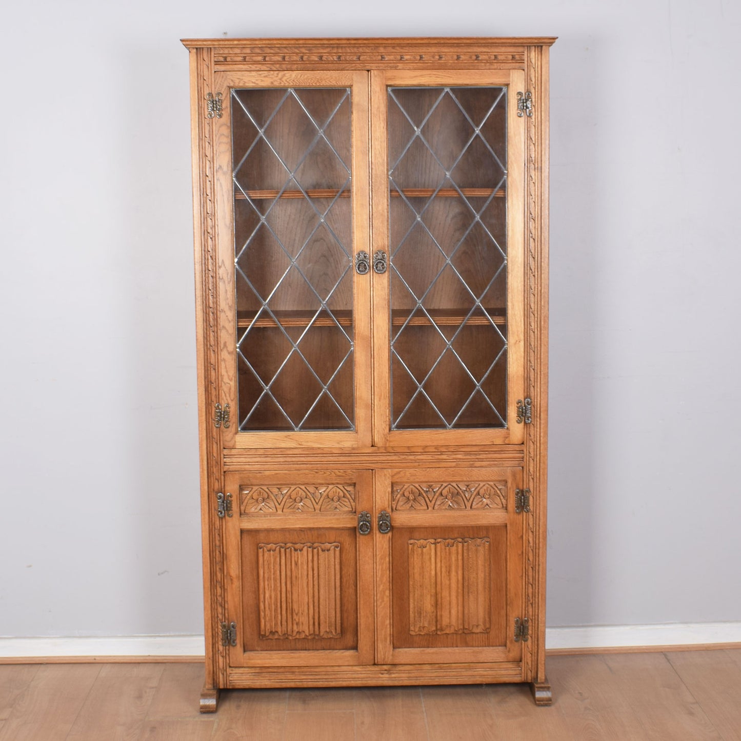 Old Charm Display Cabinet