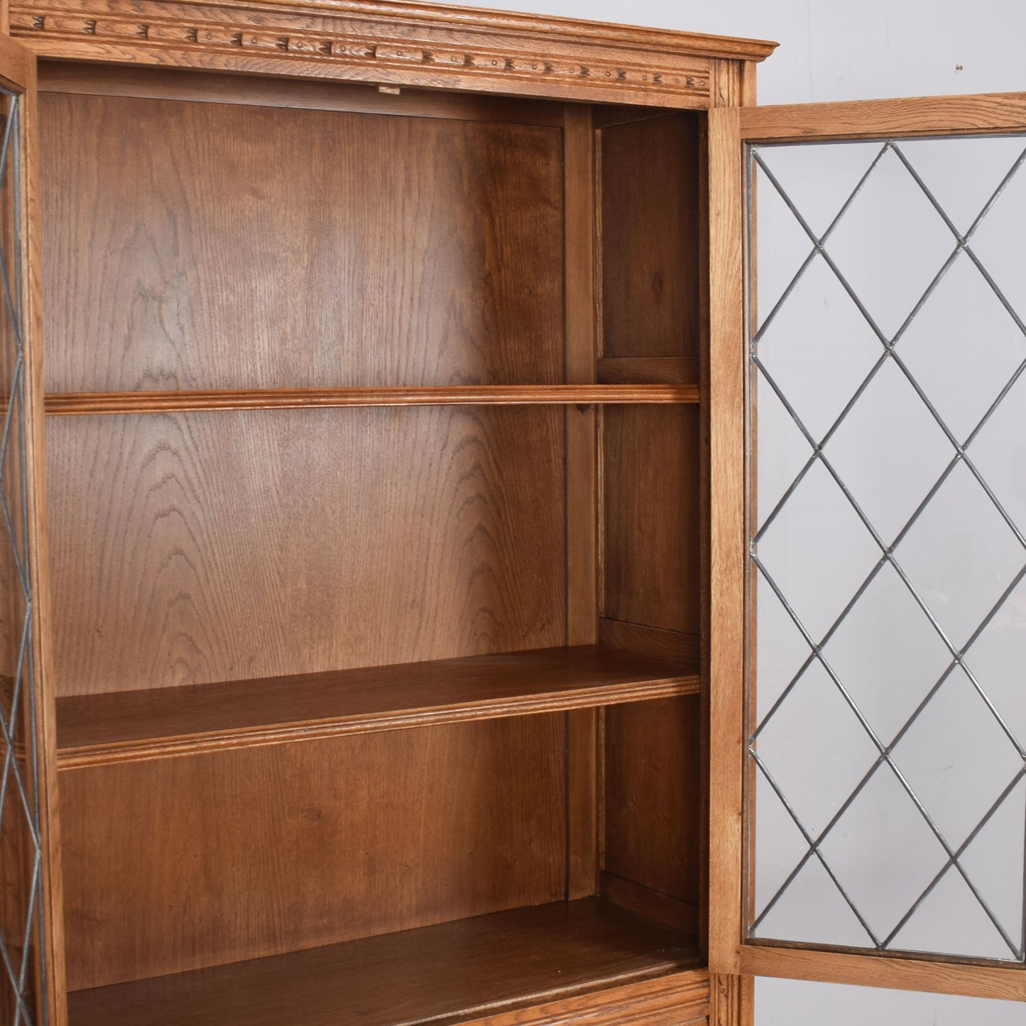 Old Charm Display Cabinet