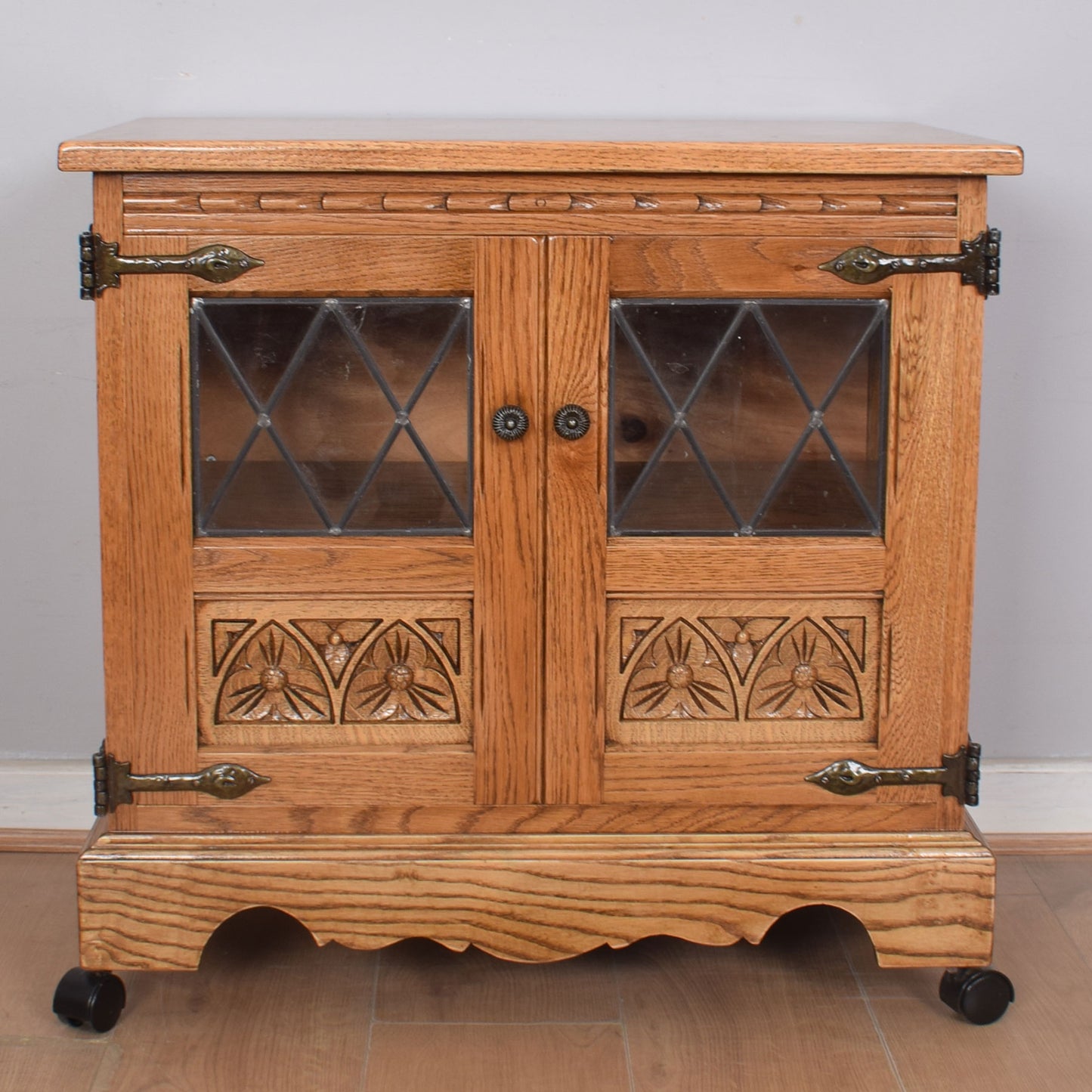 Old Charm TV Cabinet