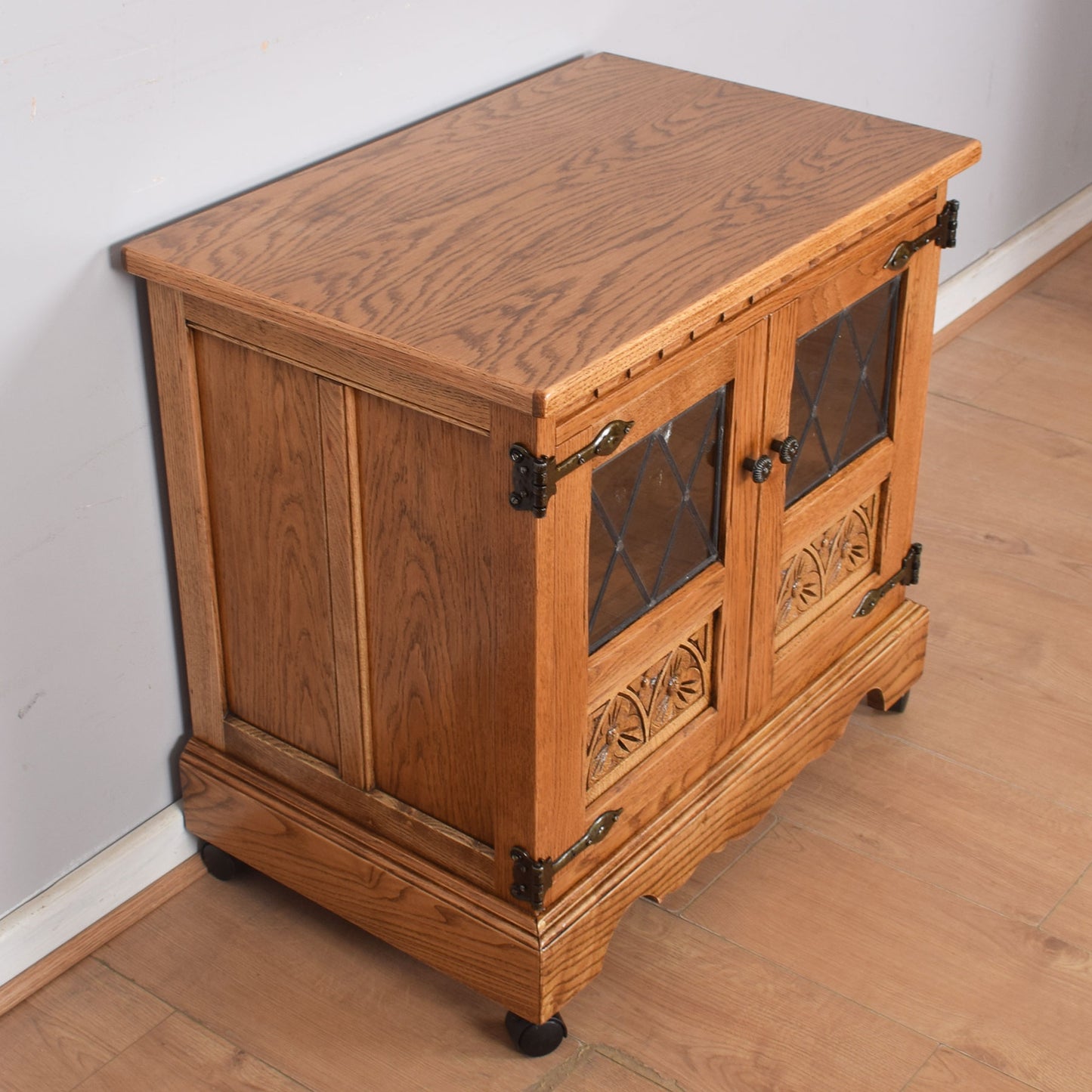 Old Charm TV Cabinet