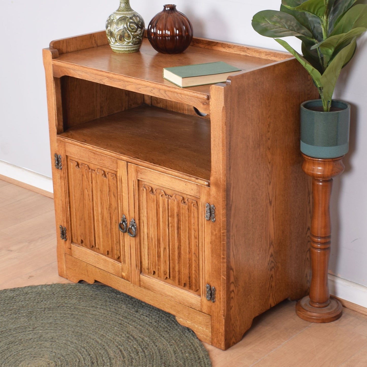 Oak Linenfold TV Cabinet