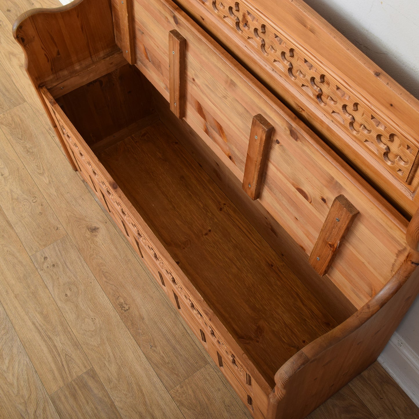 Restored Pine Settle