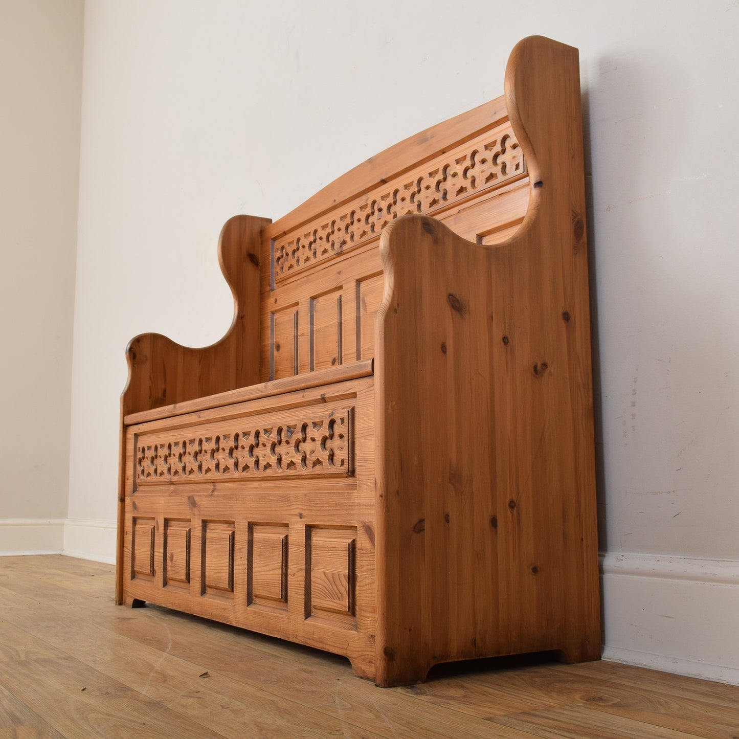 Restored Pine Settle