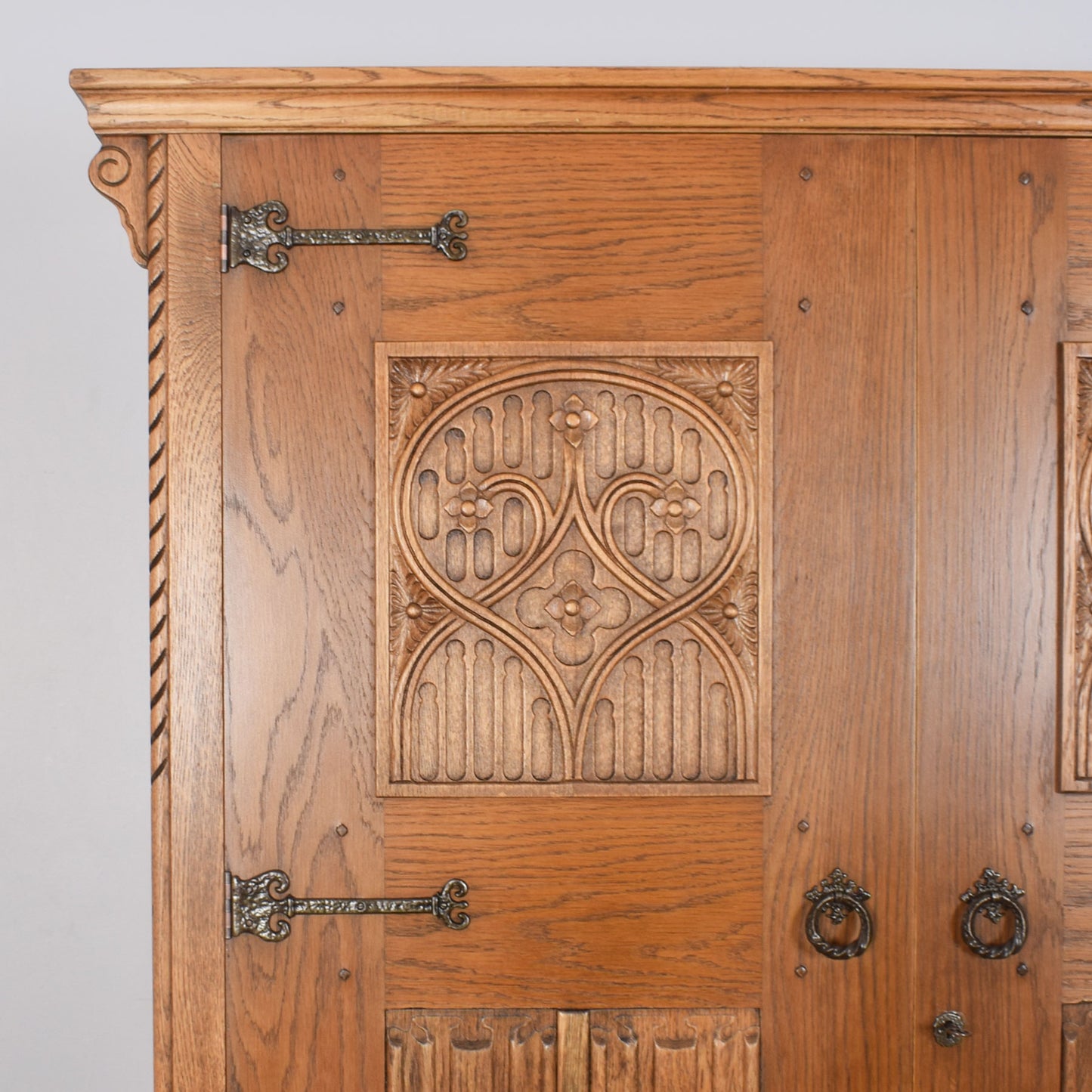 Oak Linenfold Double Wardrobe