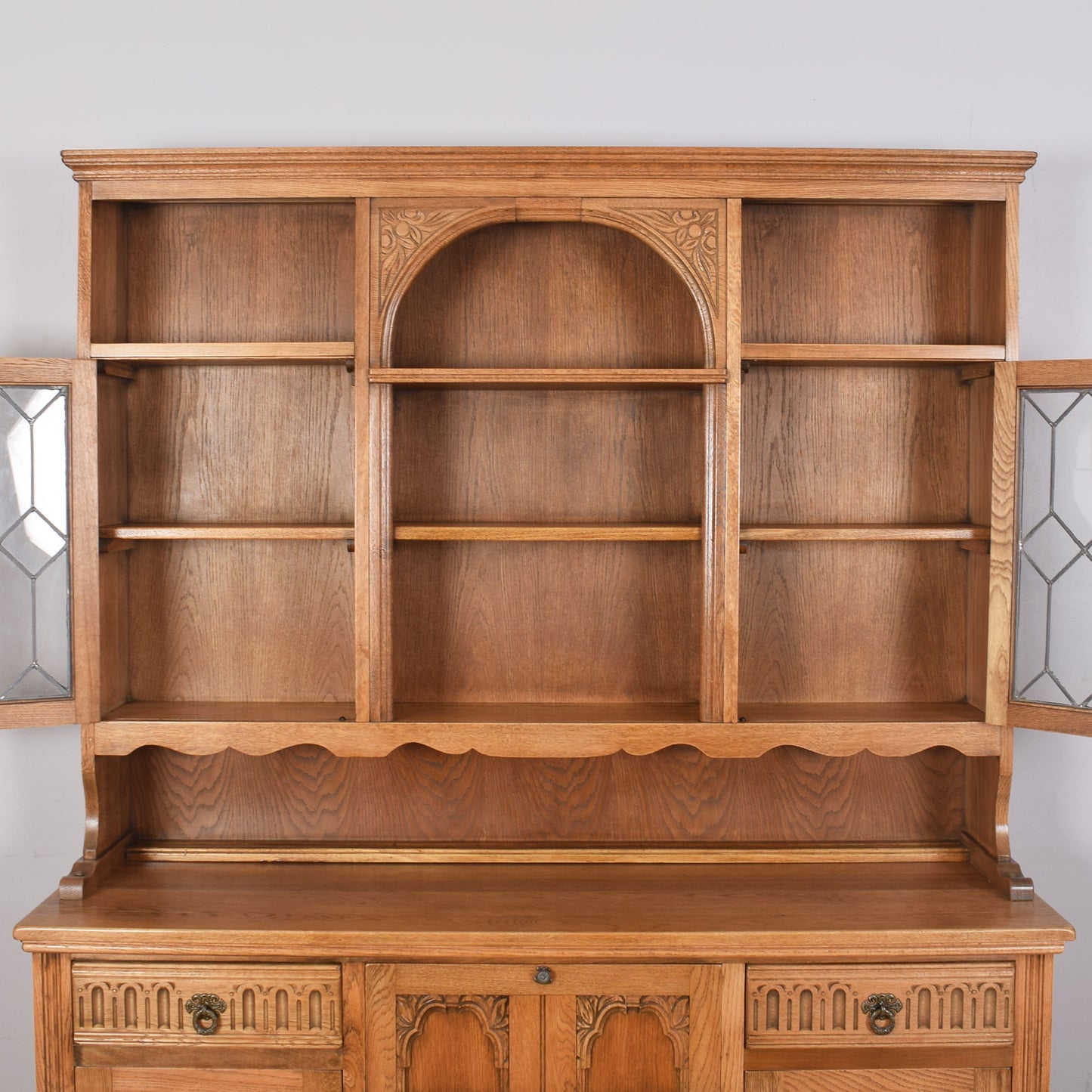 Old Charm Dresser with Drinks Cabinet