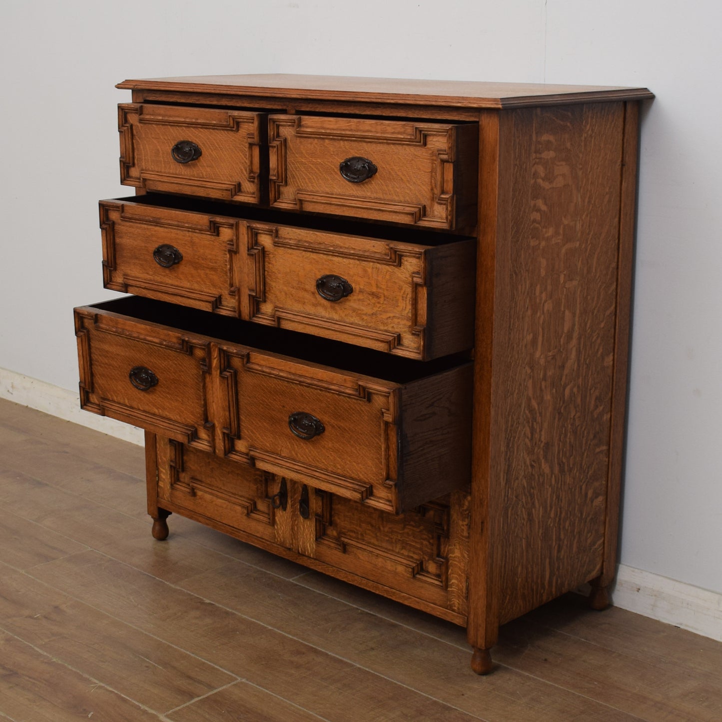 Oak Chest of Drawers
