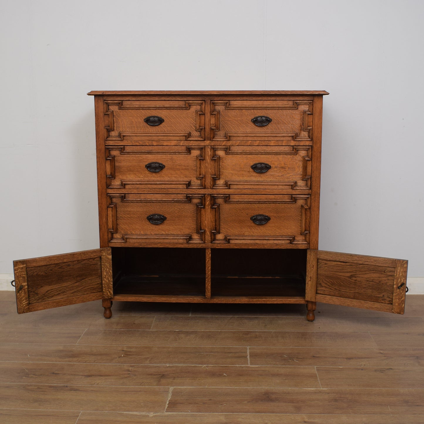 Oak Chest of Drawers