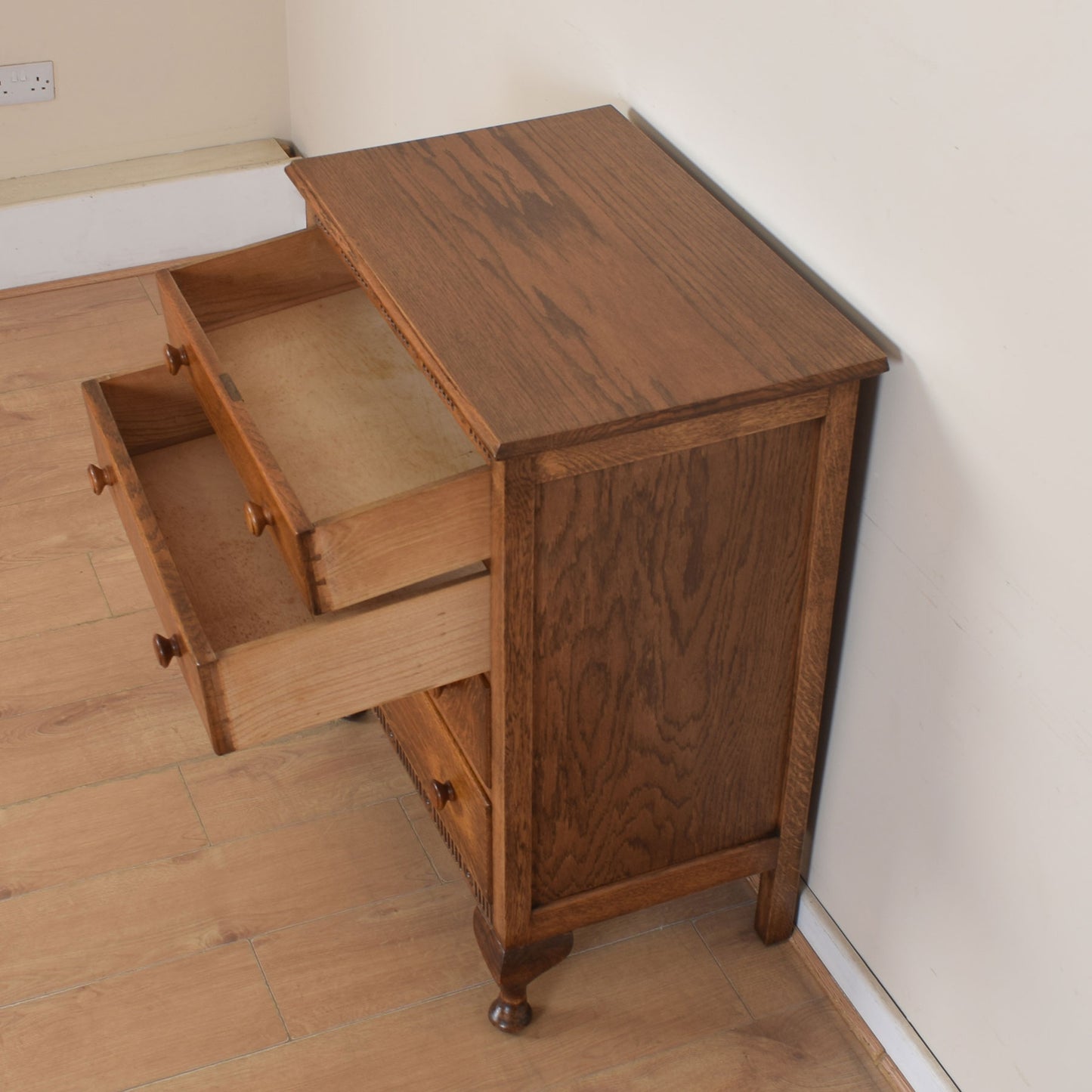 Oak Chest of Drawers
