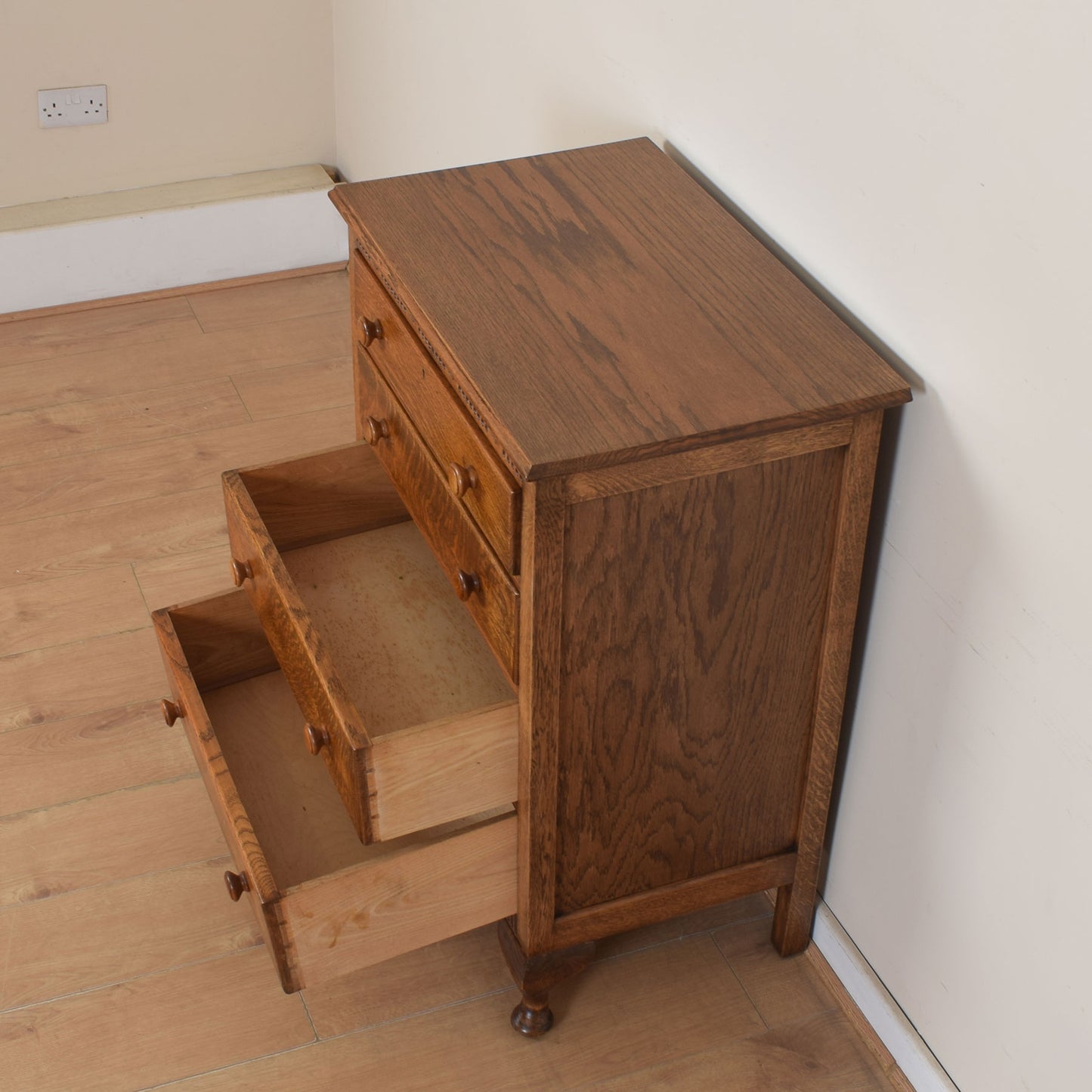 Oak Chest of Drawers