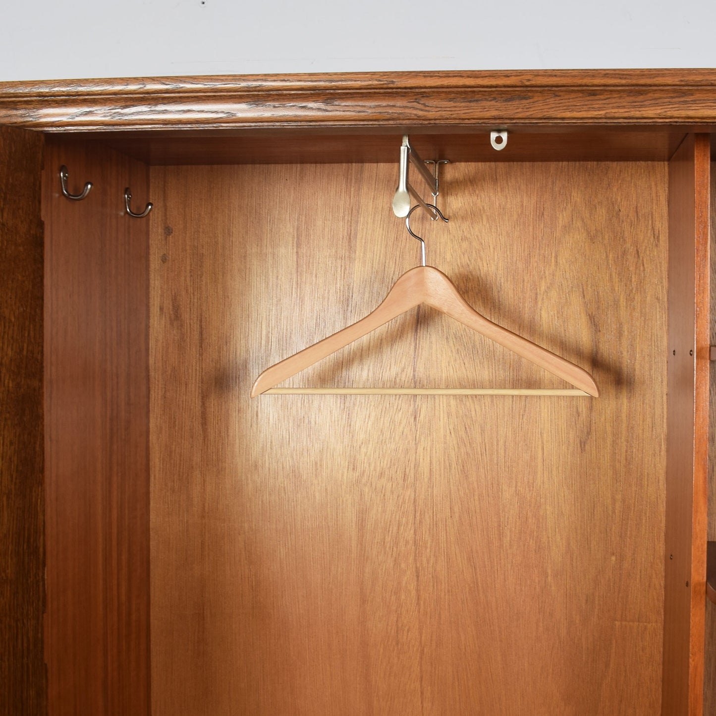 Oak Linenfold Gents Wardrobe