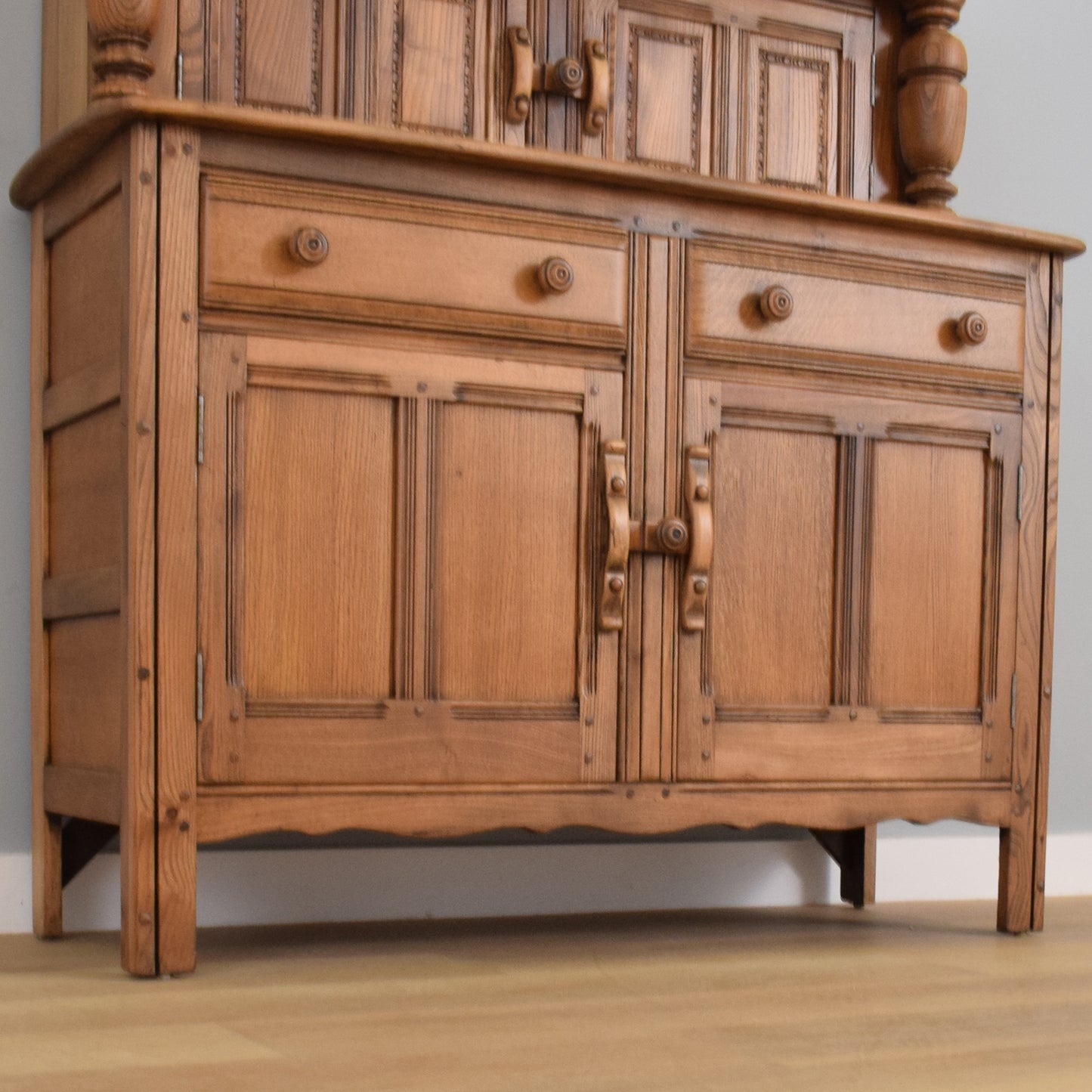 Ercol 'Old Colonial' Court Cabinet