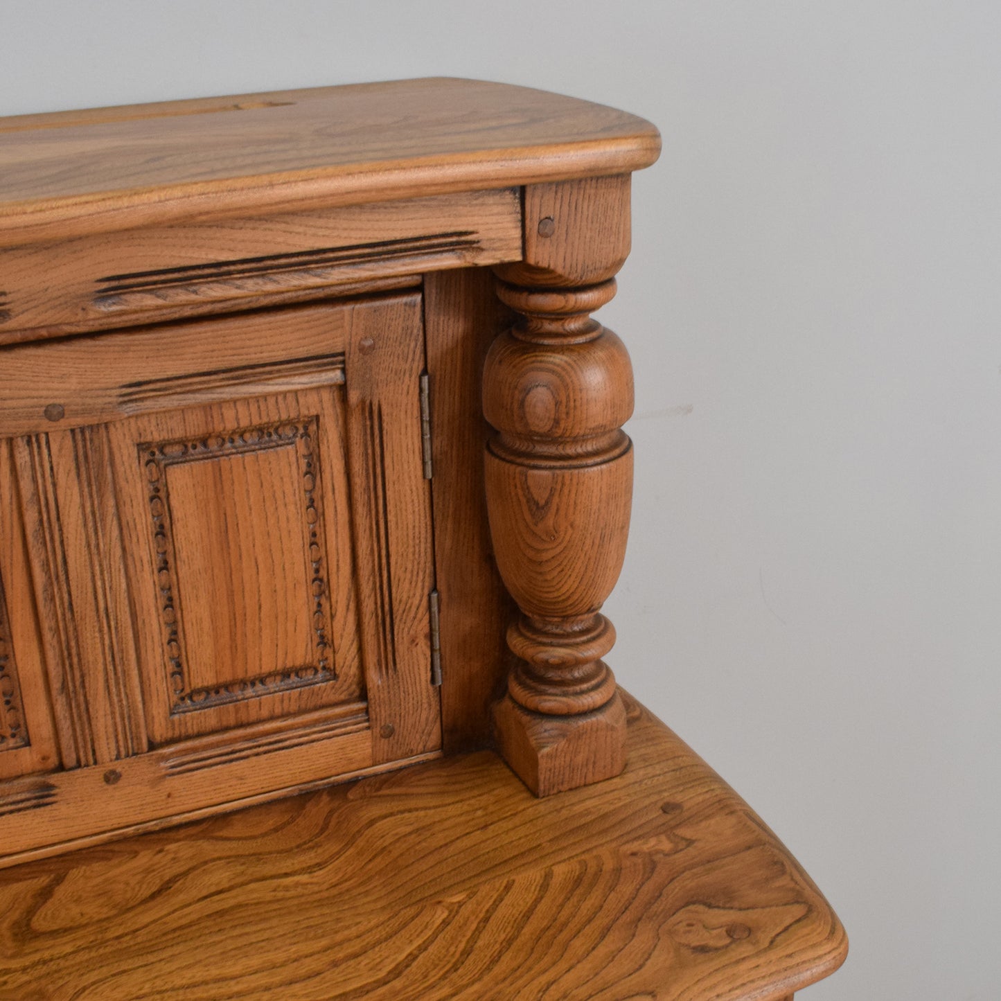 Ercol 'Old Colonial' Court Cabinet