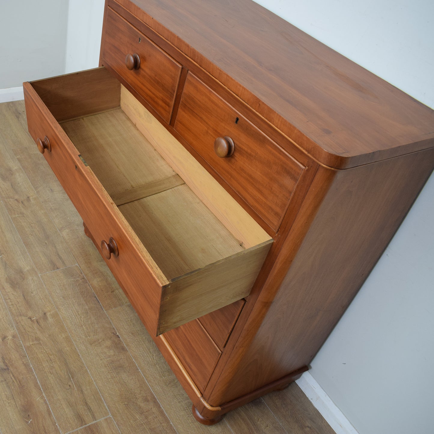 Victorian Chest of Drawers