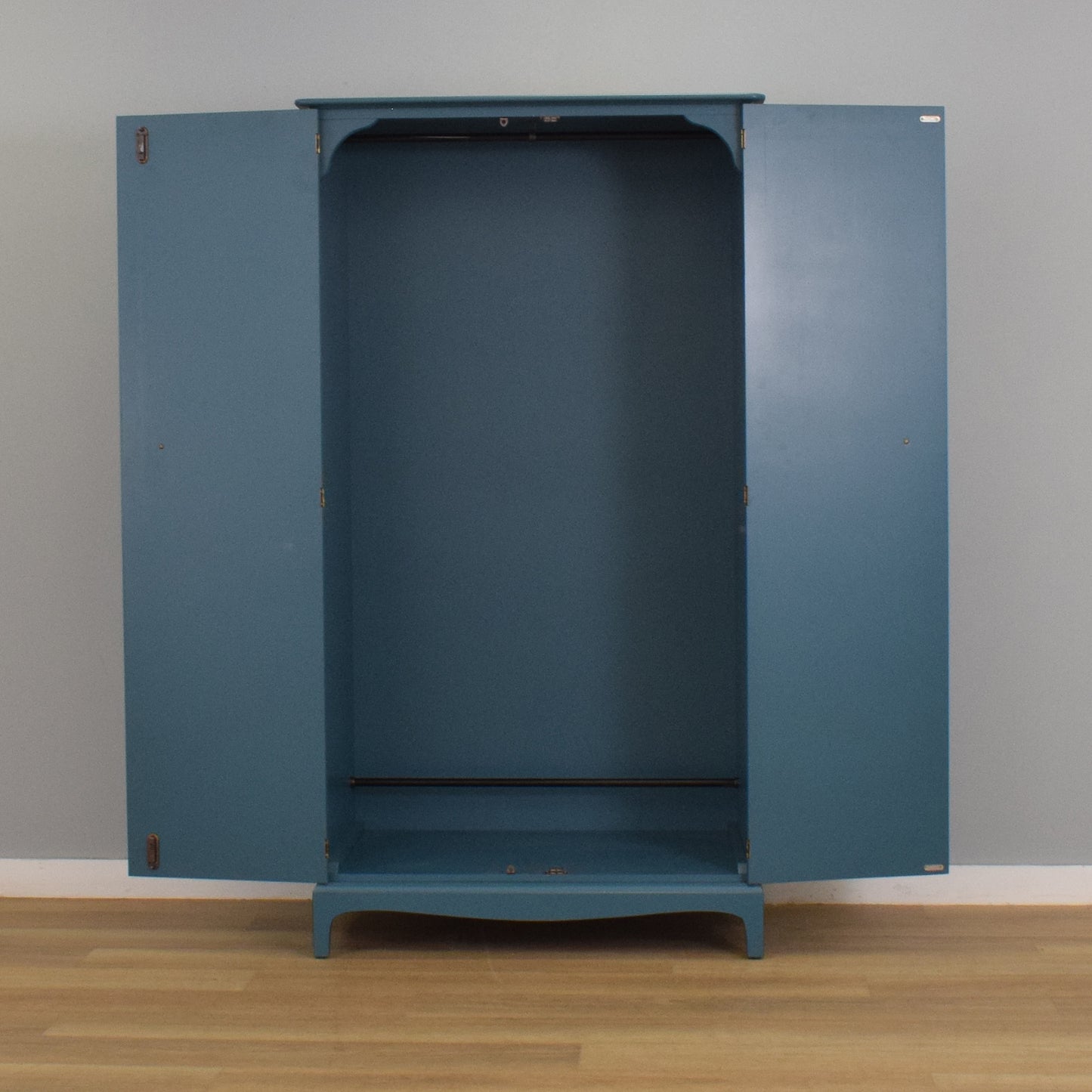 Vibrant 'Stag' Wardrobe