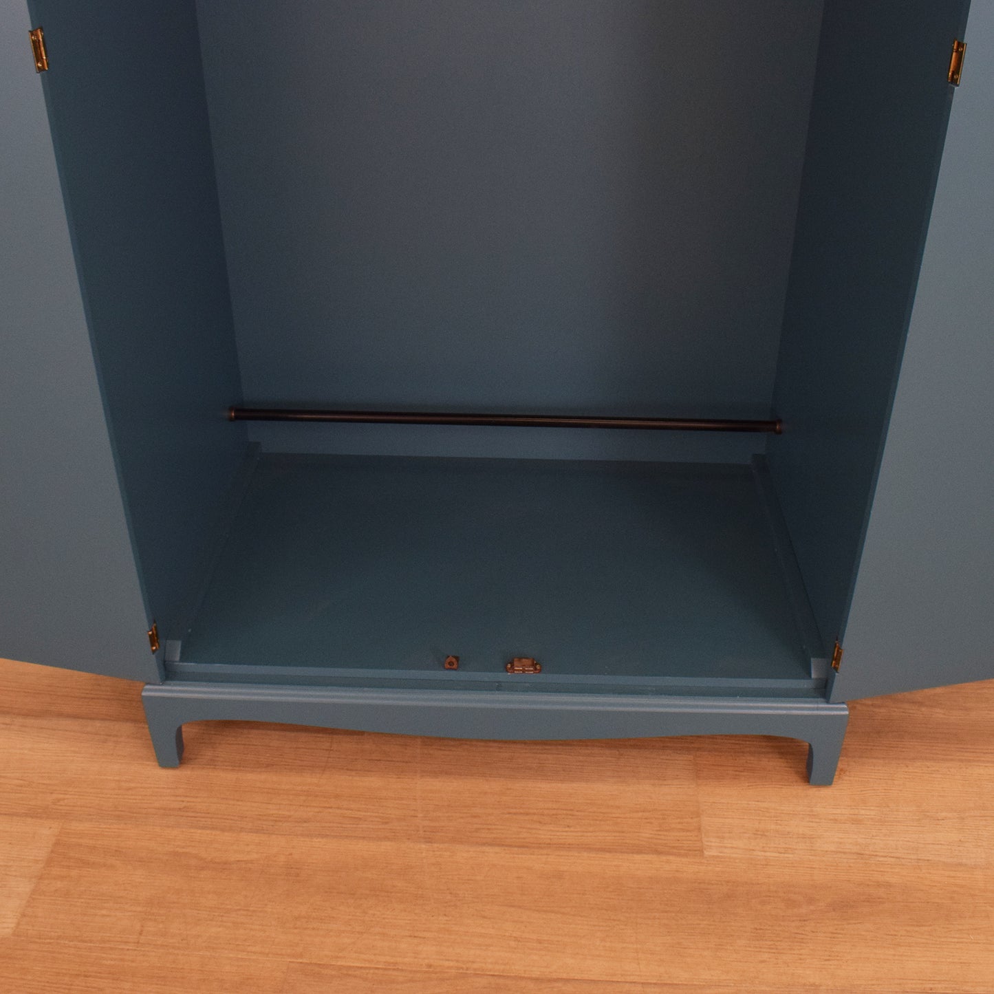 Vibrant 'Stag' Wardrobe