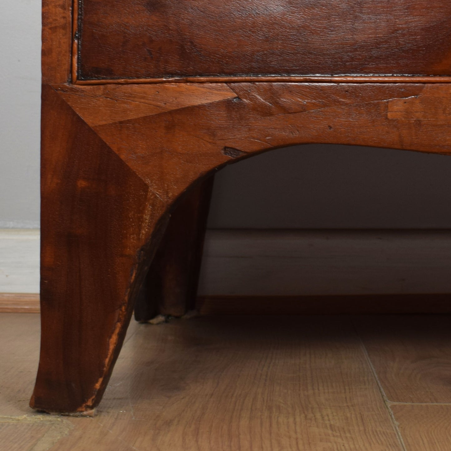 Bow-Fronted Mahogany Chest of Drawers