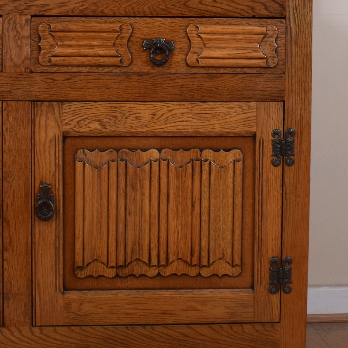 Old Charm Dresser