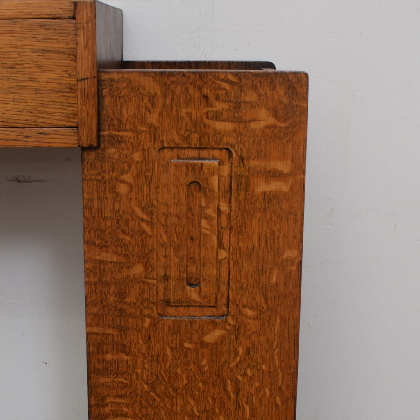 Console Table / Umbrella Stand