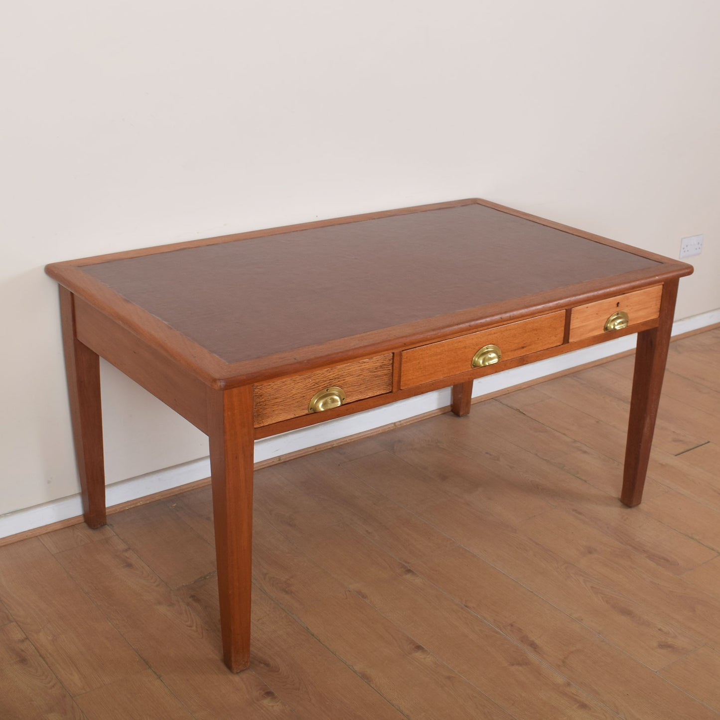 Leather Top Desk With Drawers