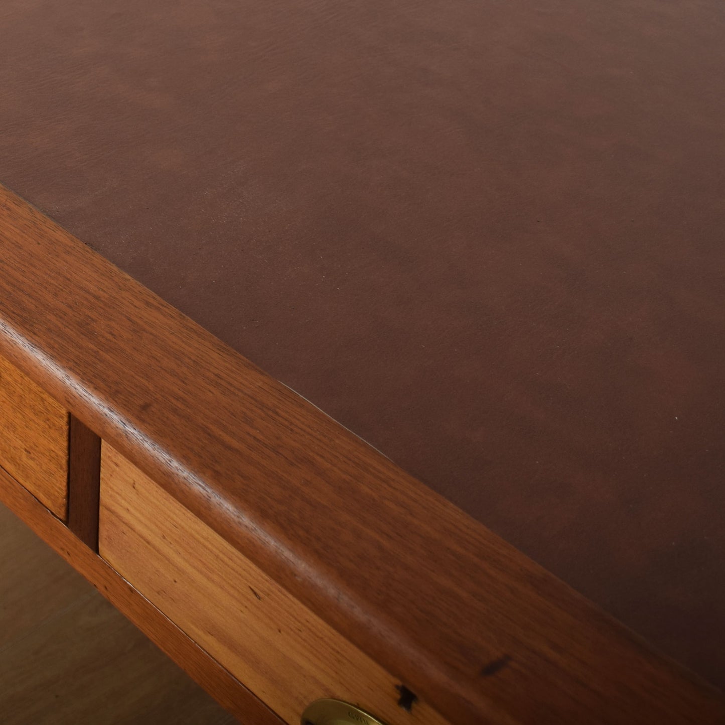 Leather Top Desk With Drawers