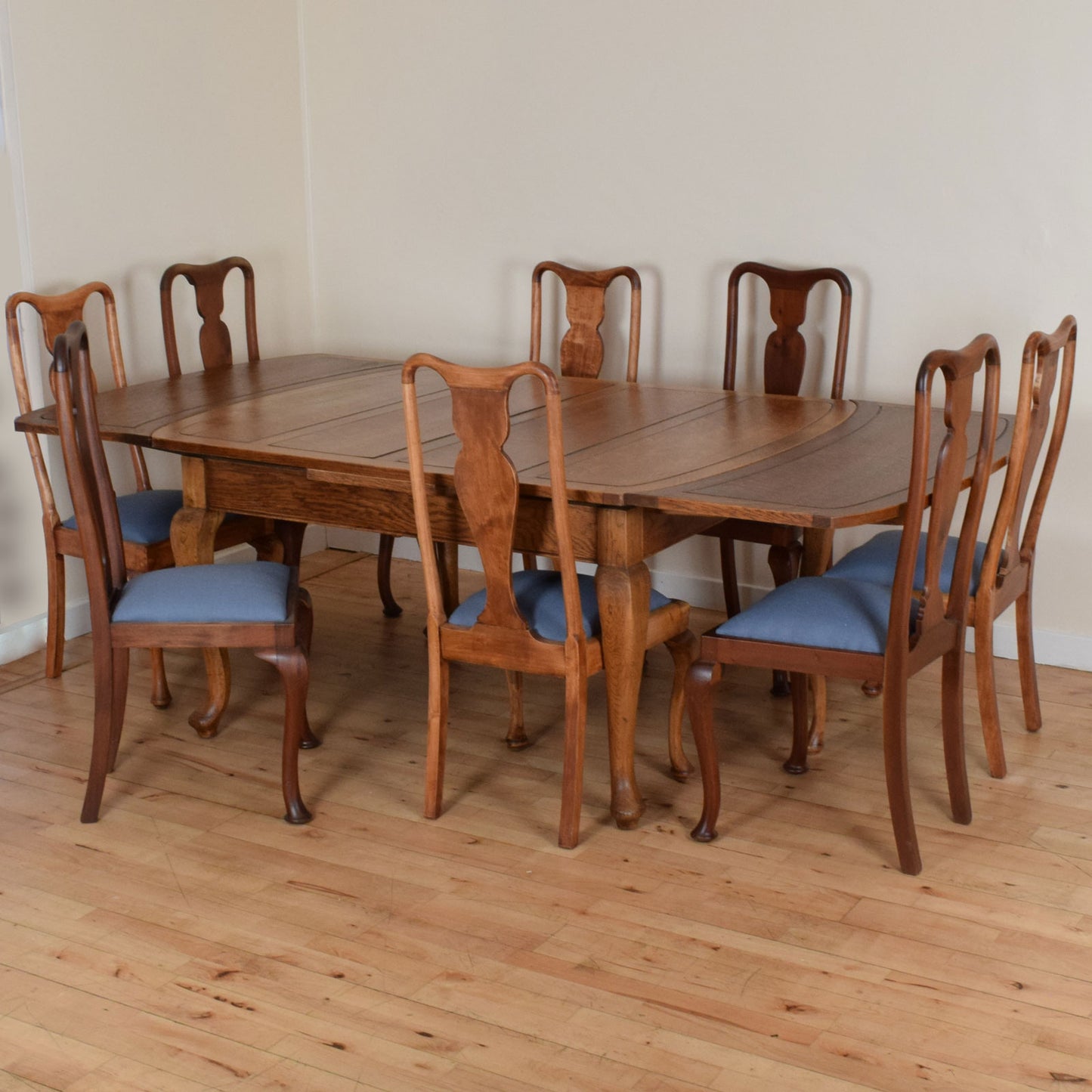 Queen Anne Draw Leaf Table and Eight