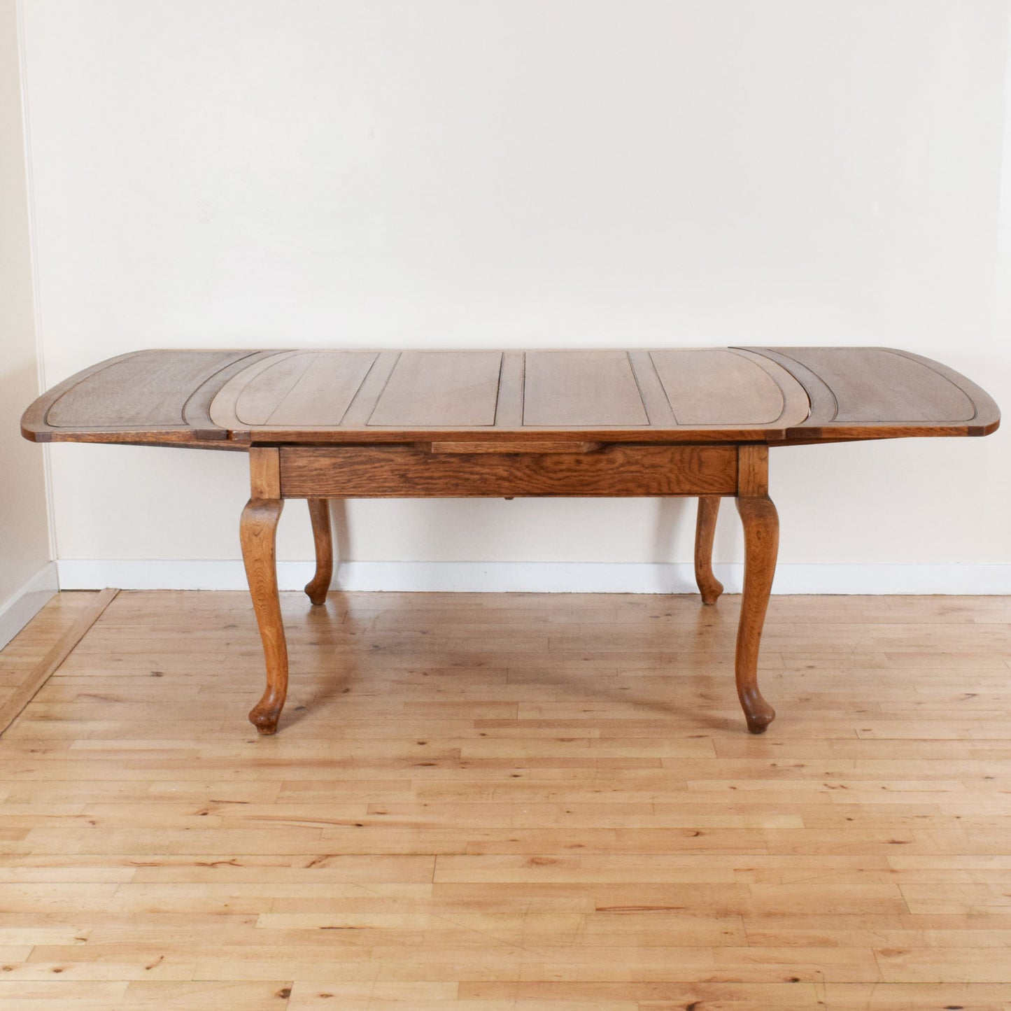 Queen Anne Draw Leaf Table and Eight