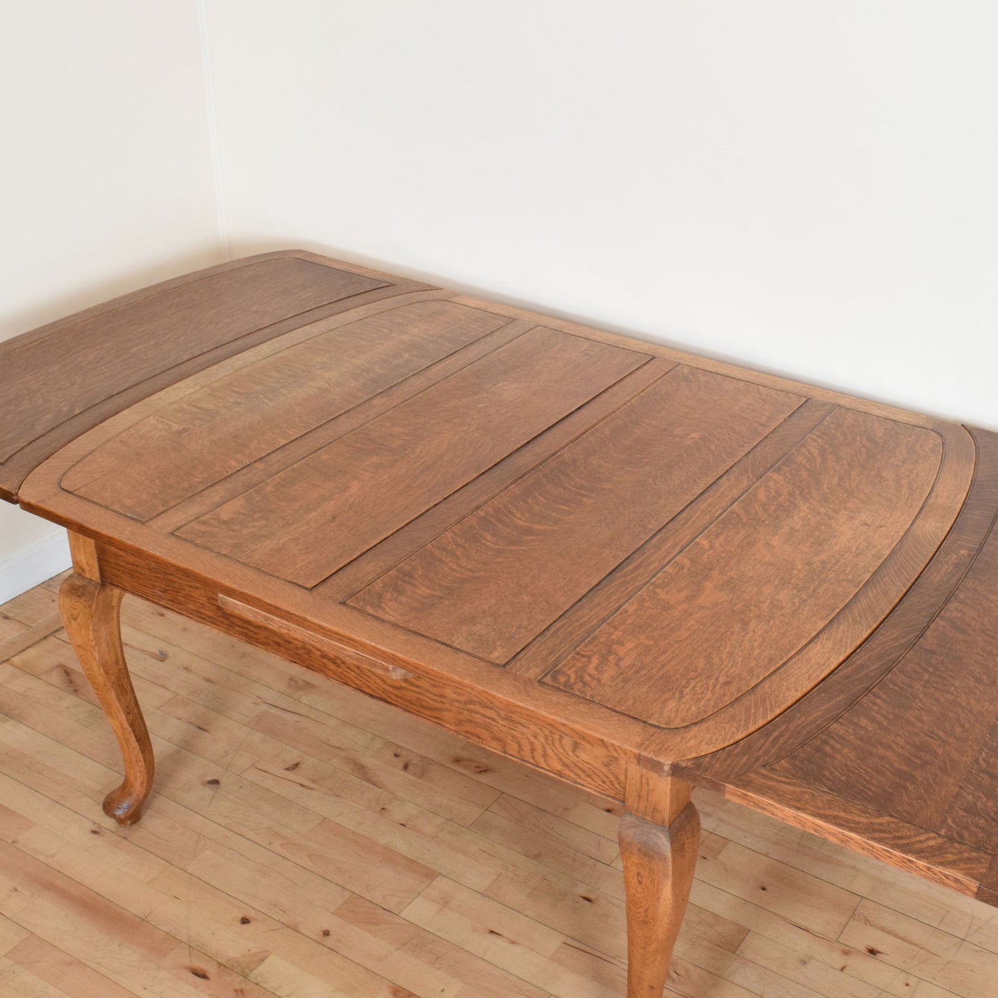 Queen Anne Draw Leaf Table and Eight