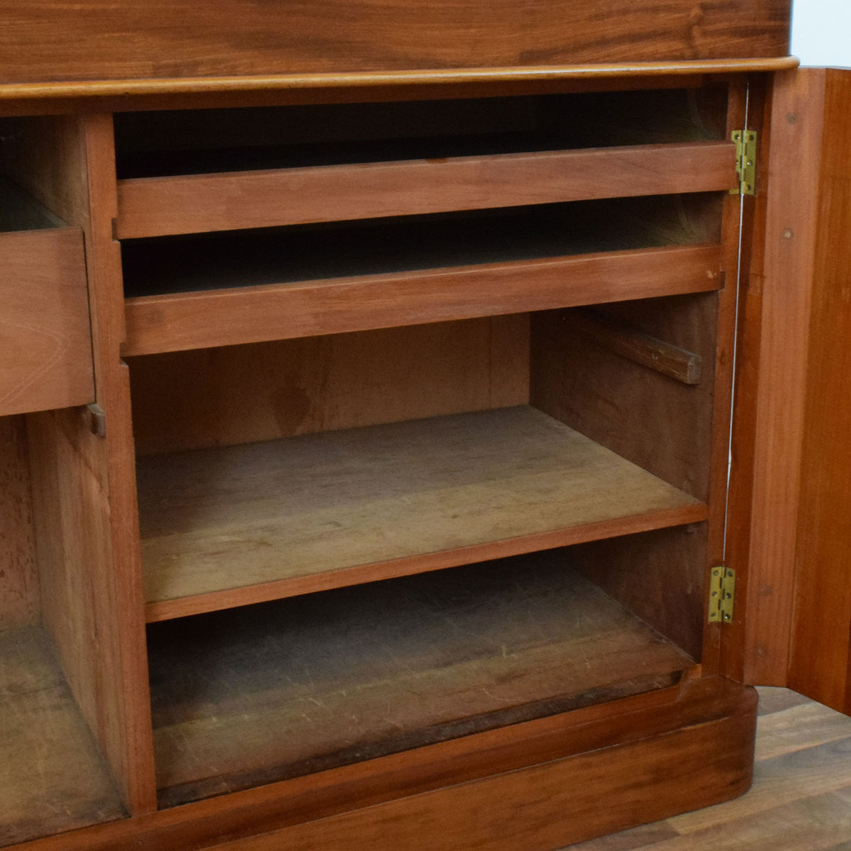 Flamed Mahogany Chiffonier