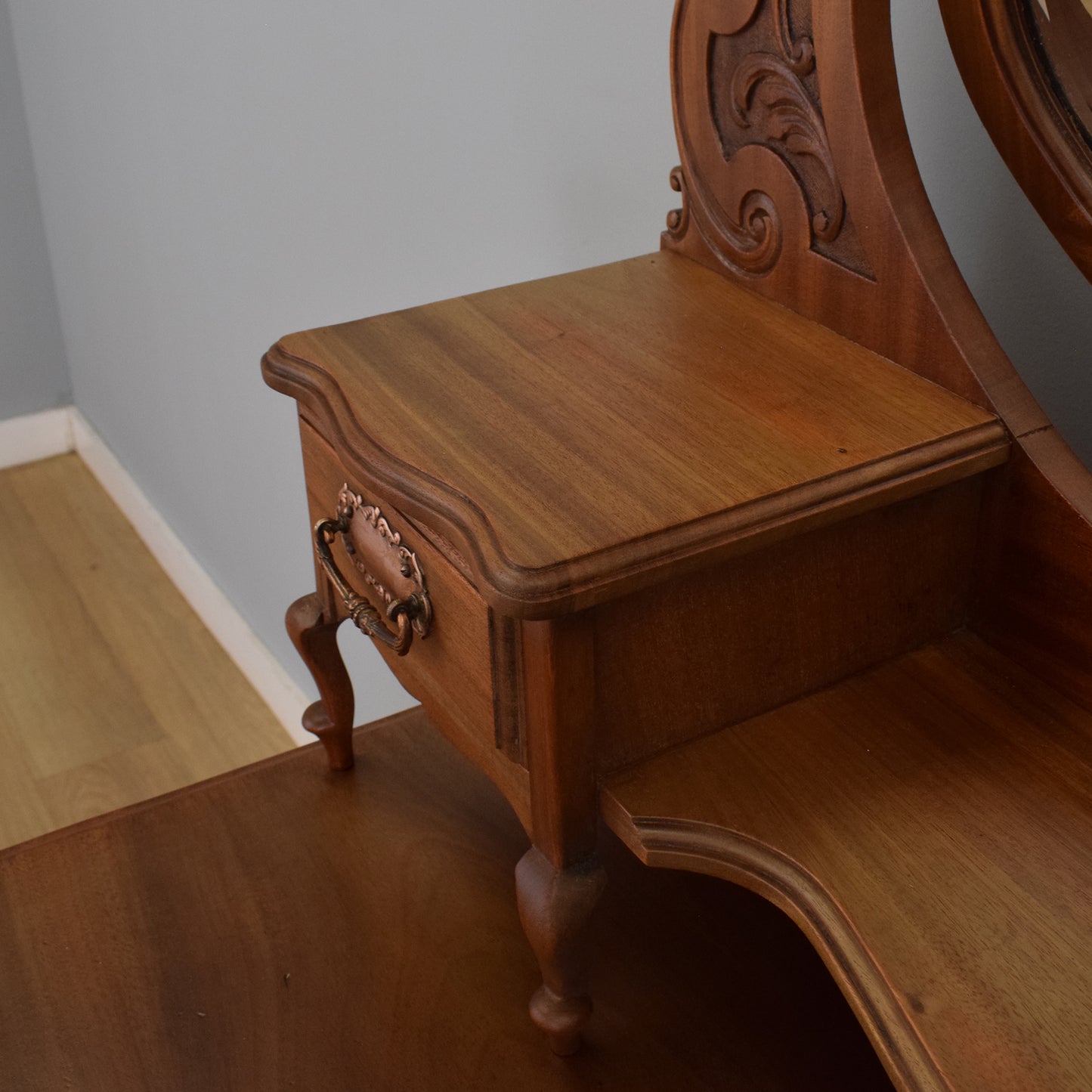 Grand Satinwood Dressing Table