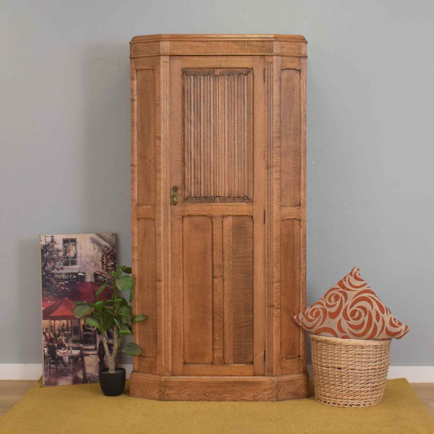 Linenfold Oak Hallrobe