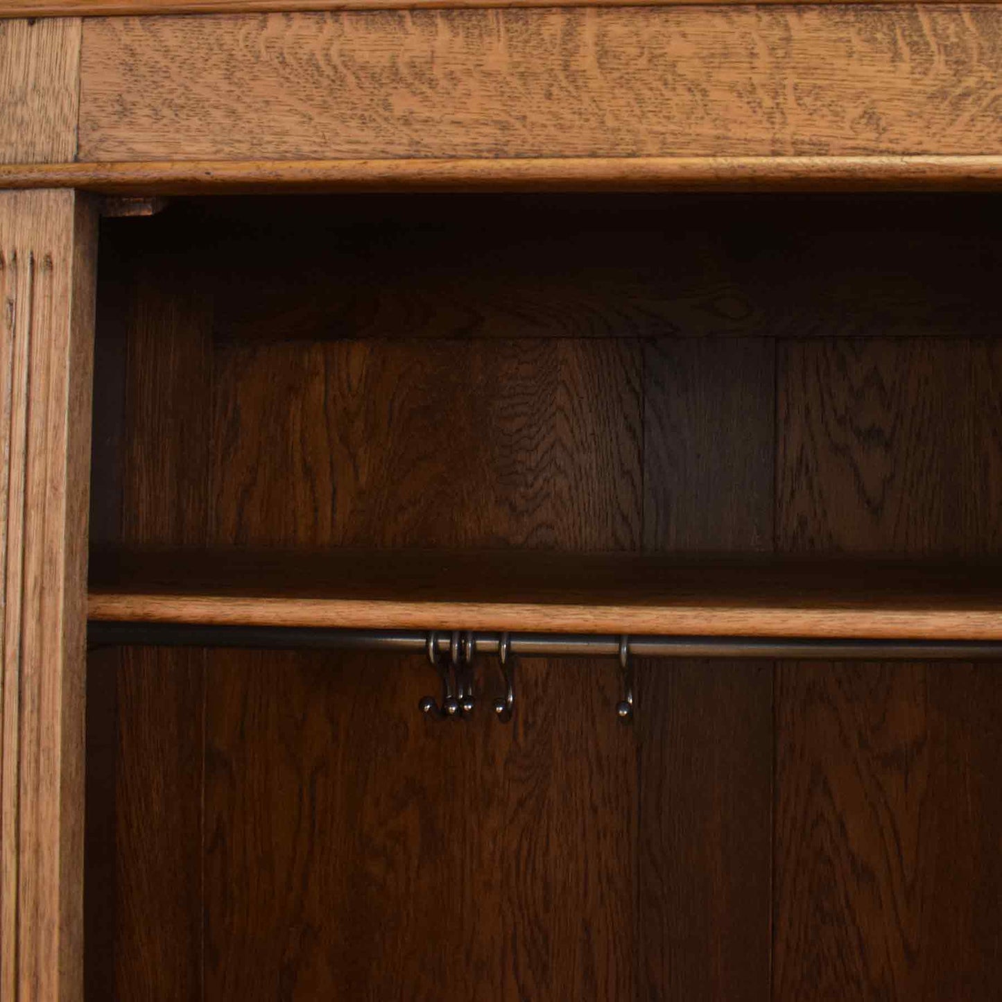 Linenfold Oak Hallrobe