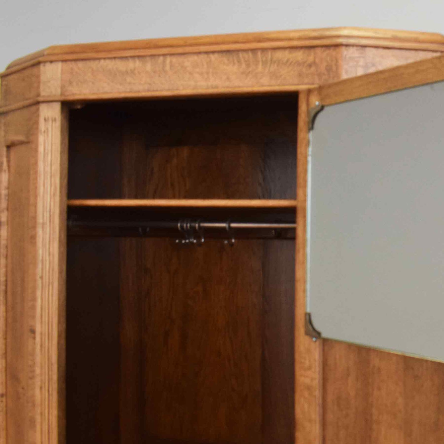 Linenfold Oak Hallrobe