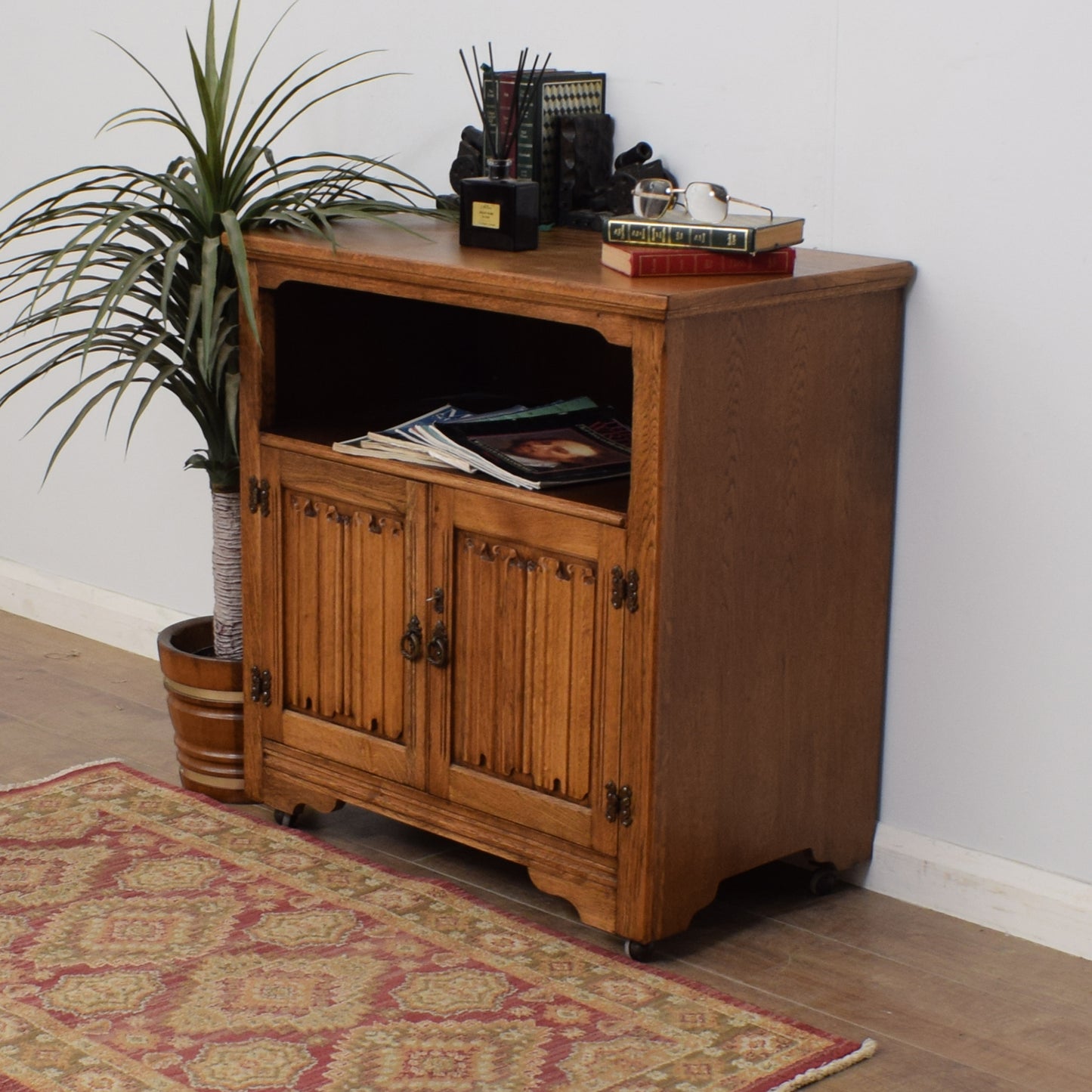 Oak Linenfold TV Cabinet