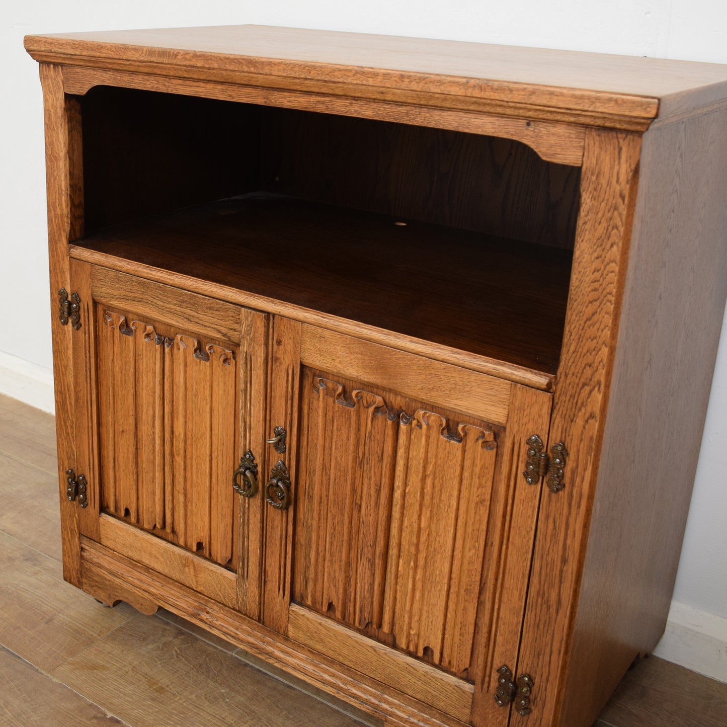 Oak Linenfold TV Cabinet