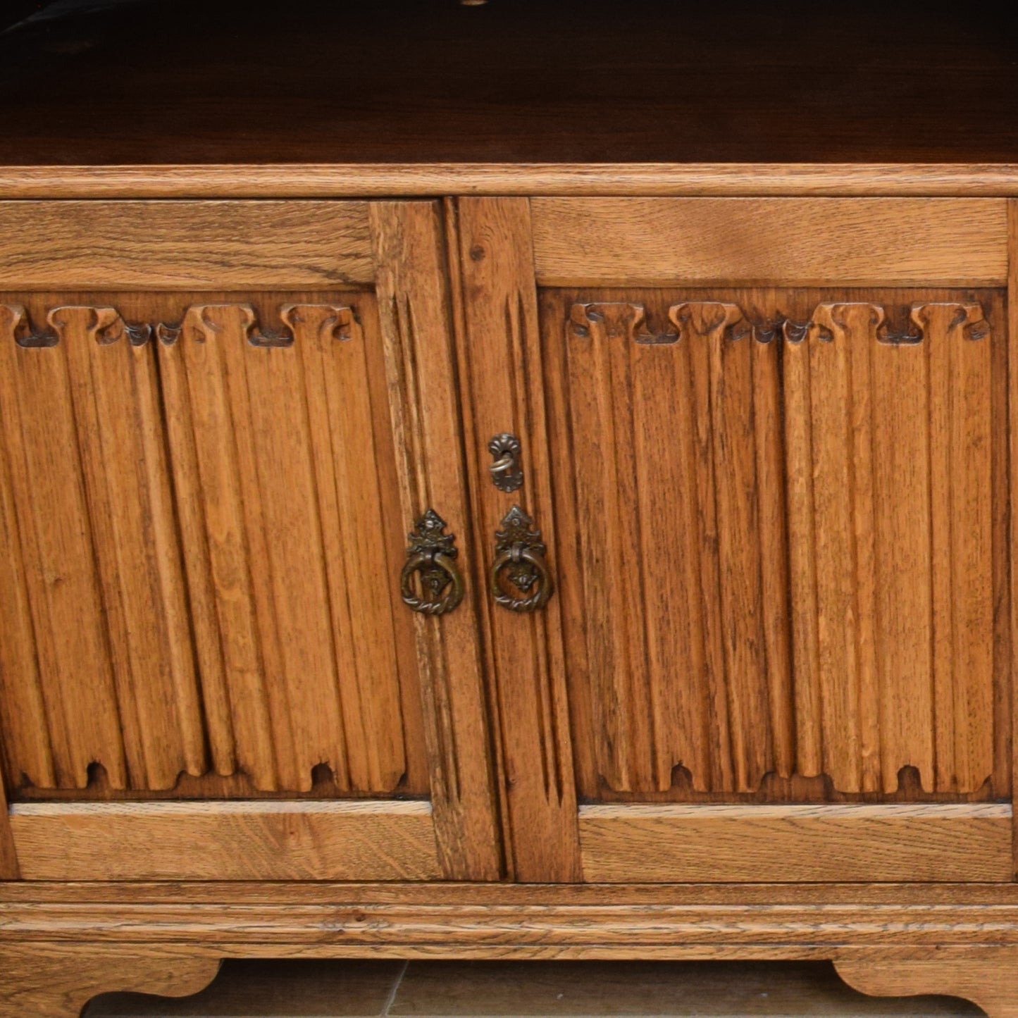 Oak Linenfold TV Cabinet