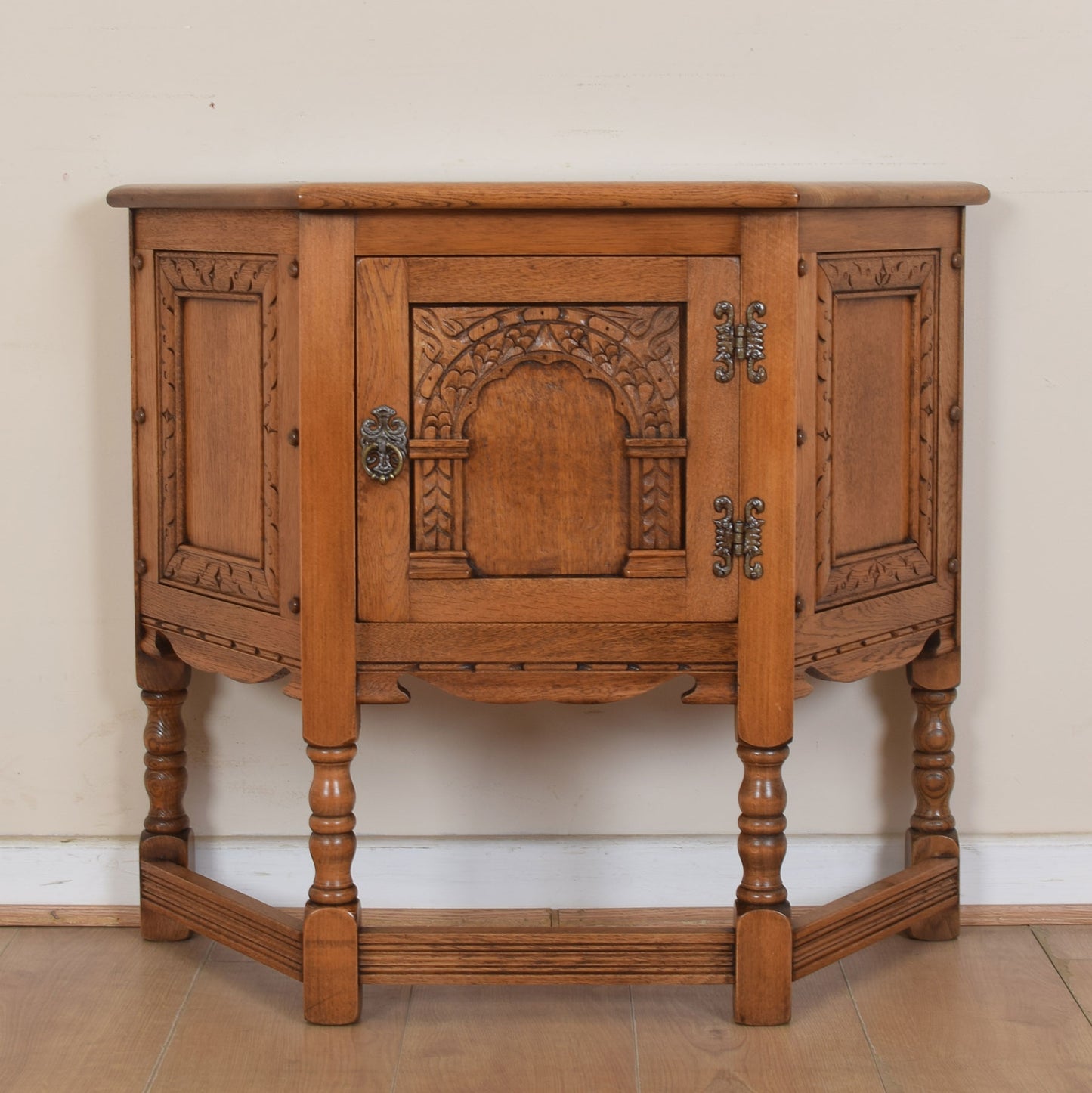 Old Charm Console Table