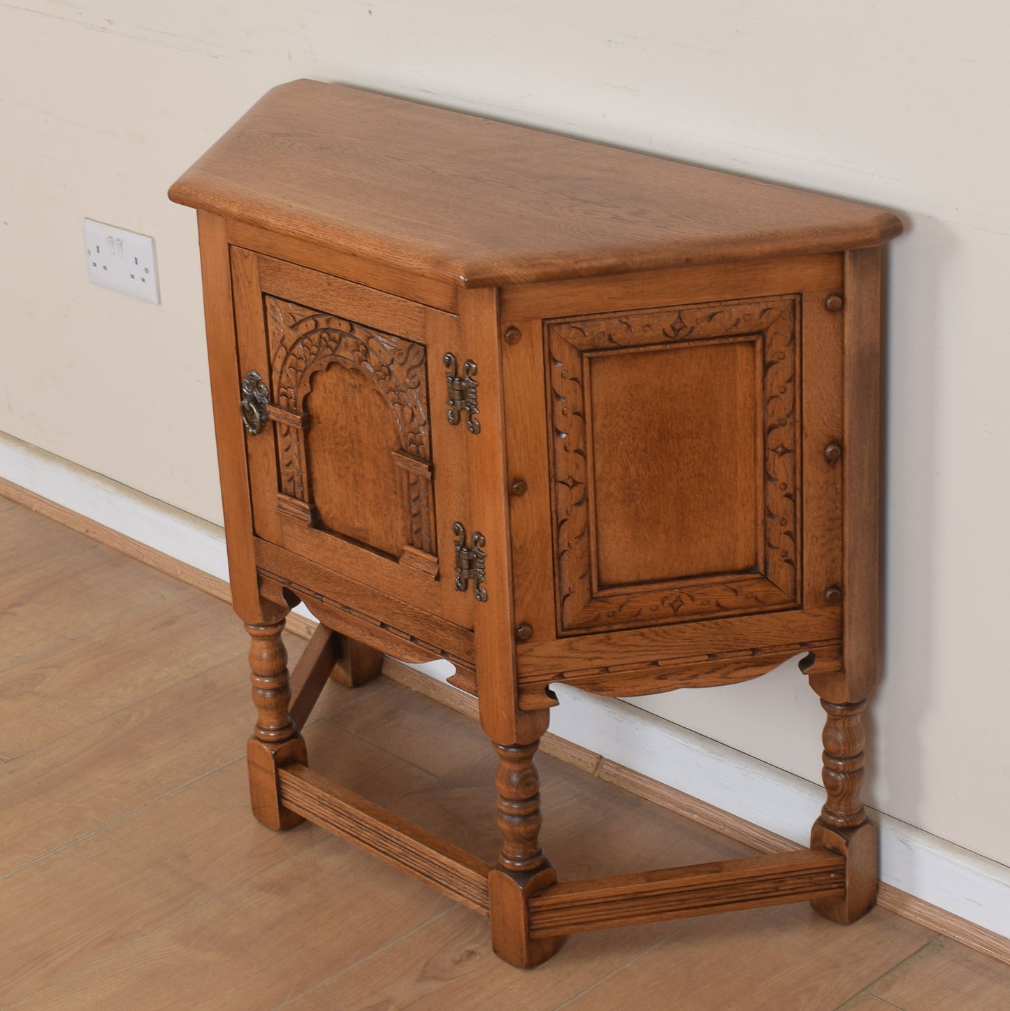 Old Charm Console Table