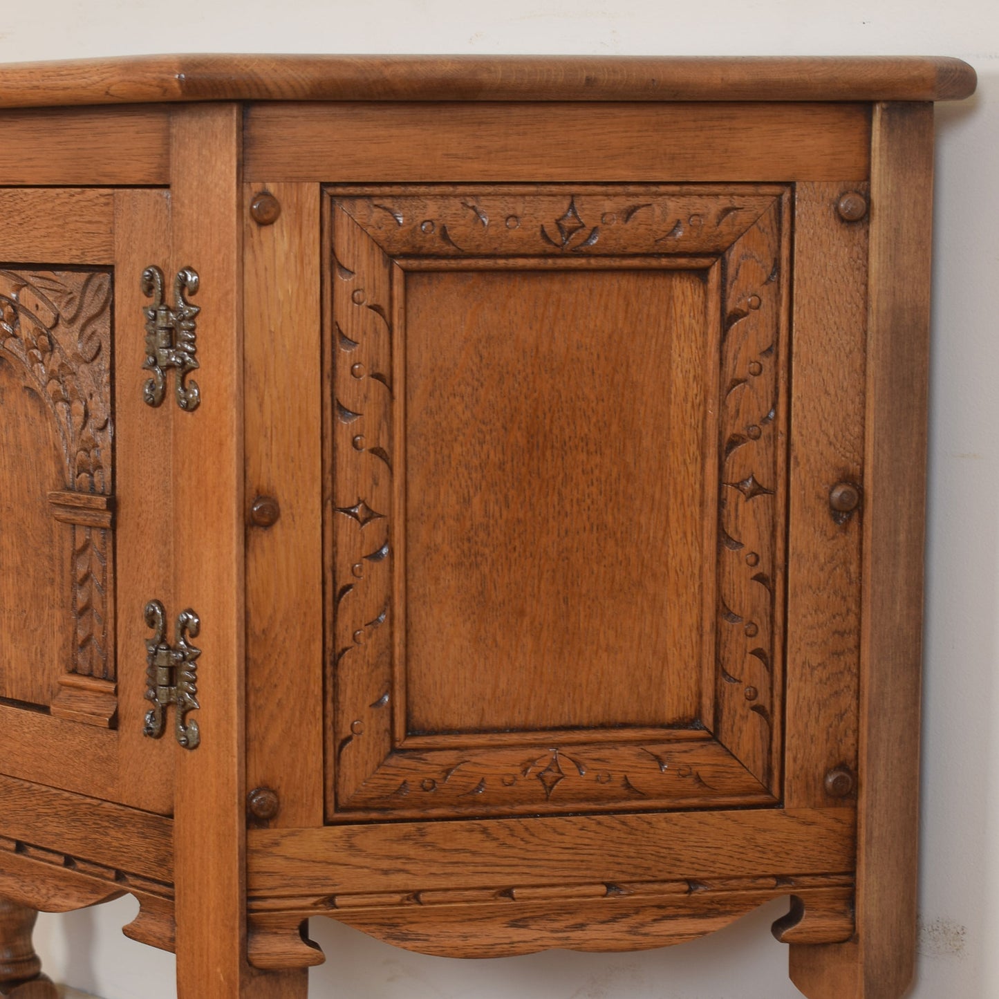 Old Charm Console Table