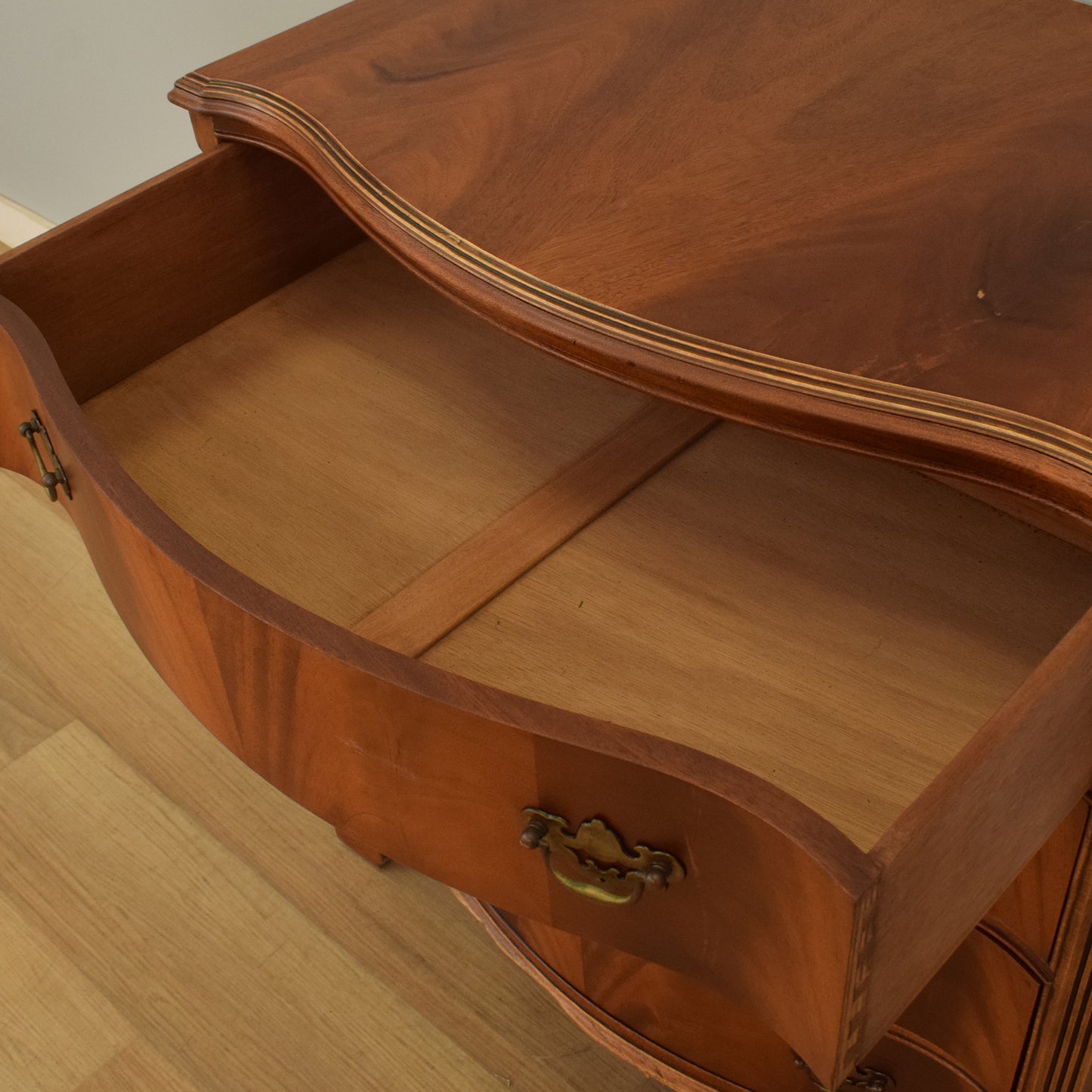 Mahogany Veneer Chest of Drawers