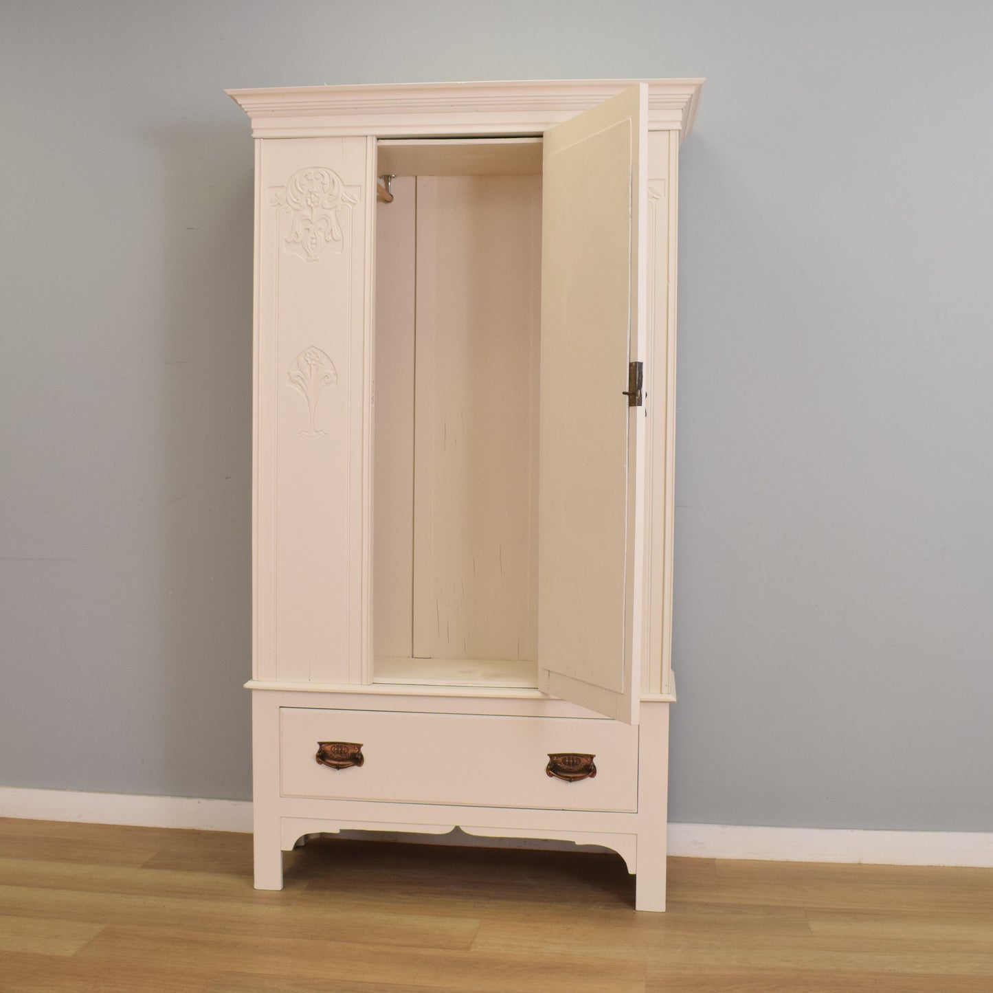 Painted Mirrored Hall Robe