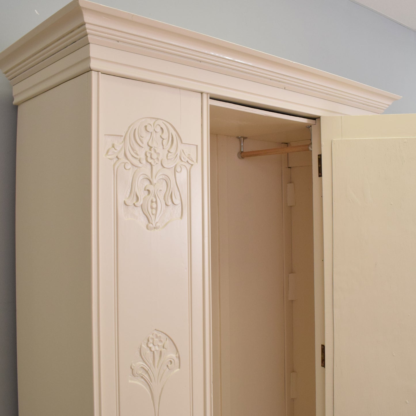 Painted Mirrored Hall Robe